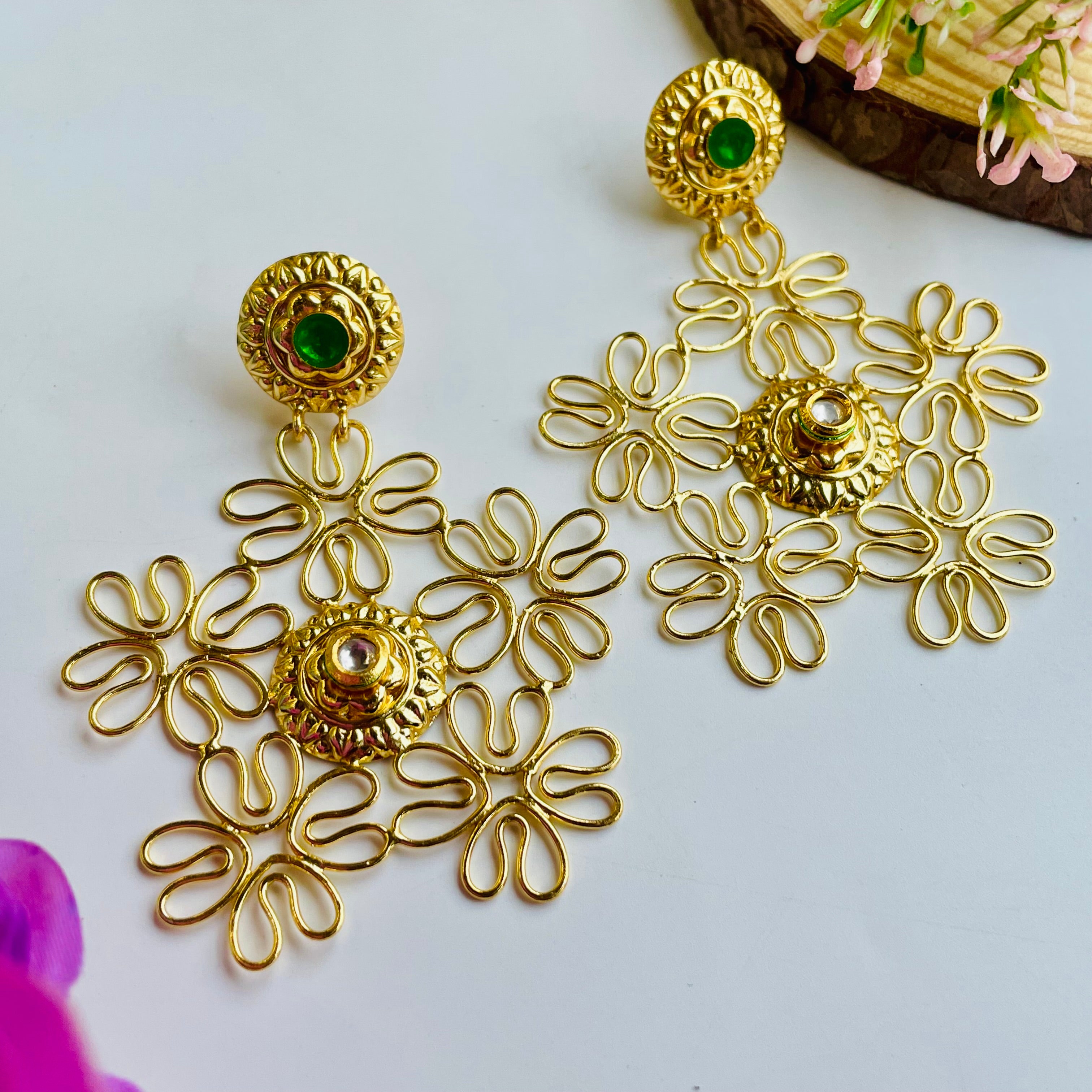 Nayaab Flower Earring
