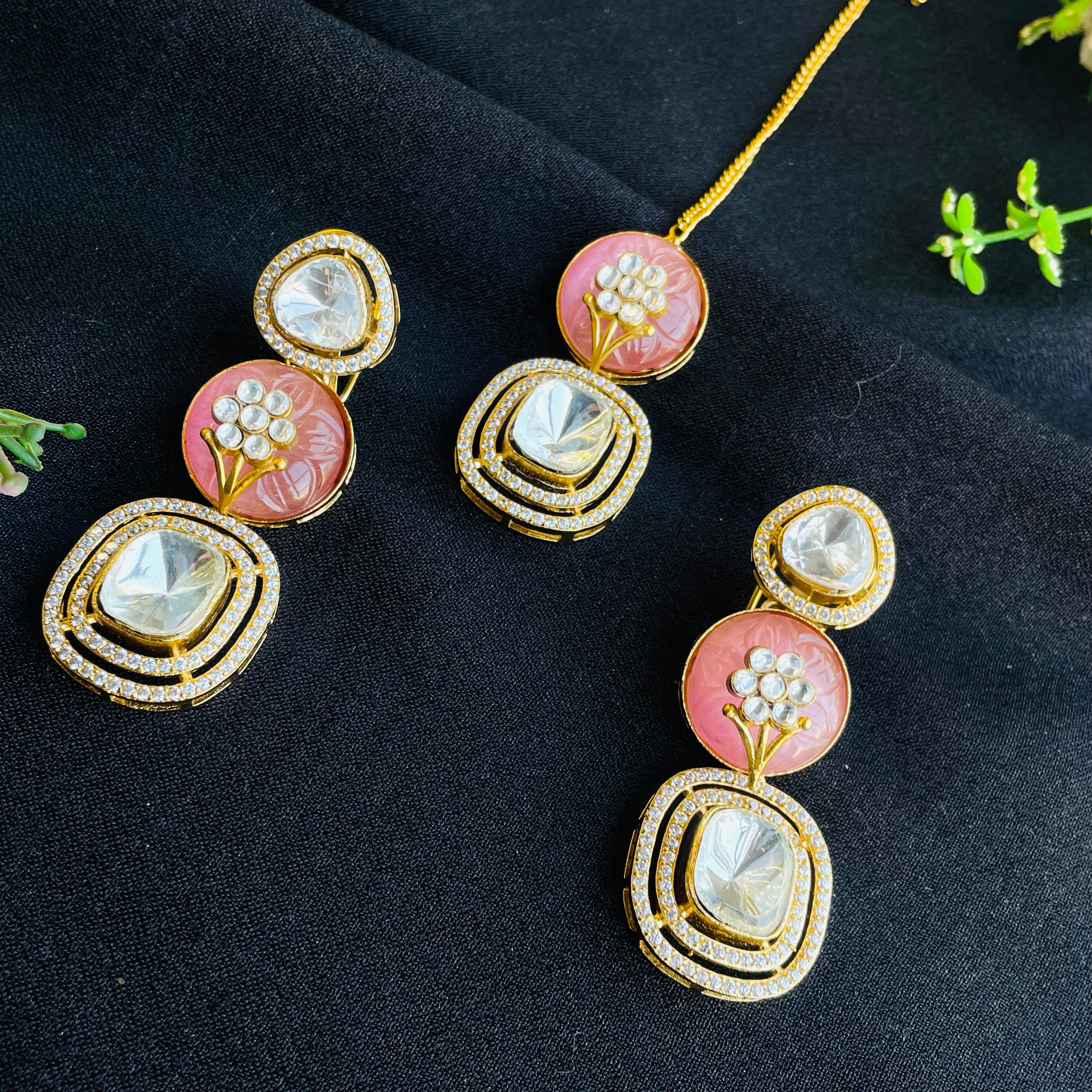 Nayaab Yashvi Neckpiece