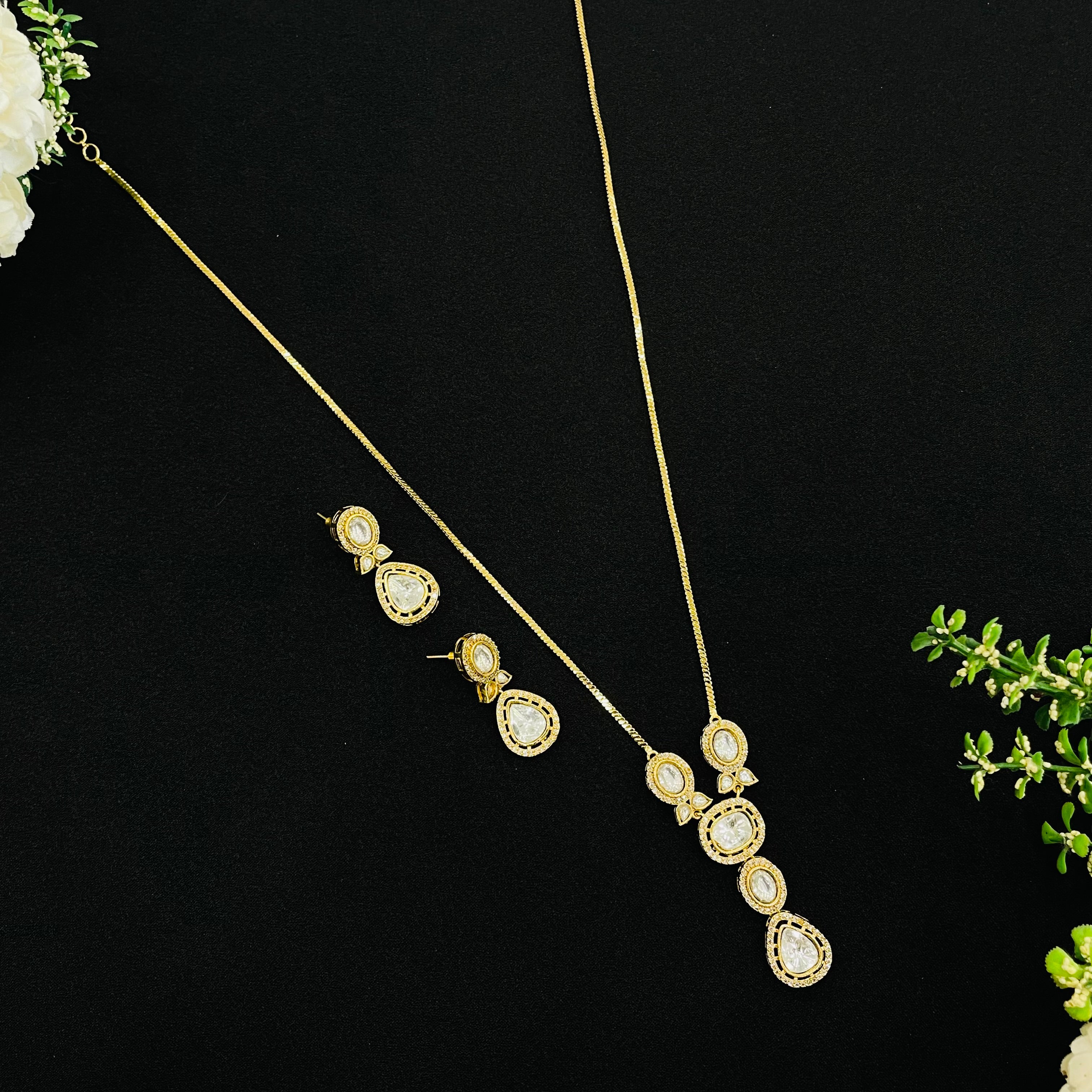 Nayaab Moly Polki pendant Neckpiece