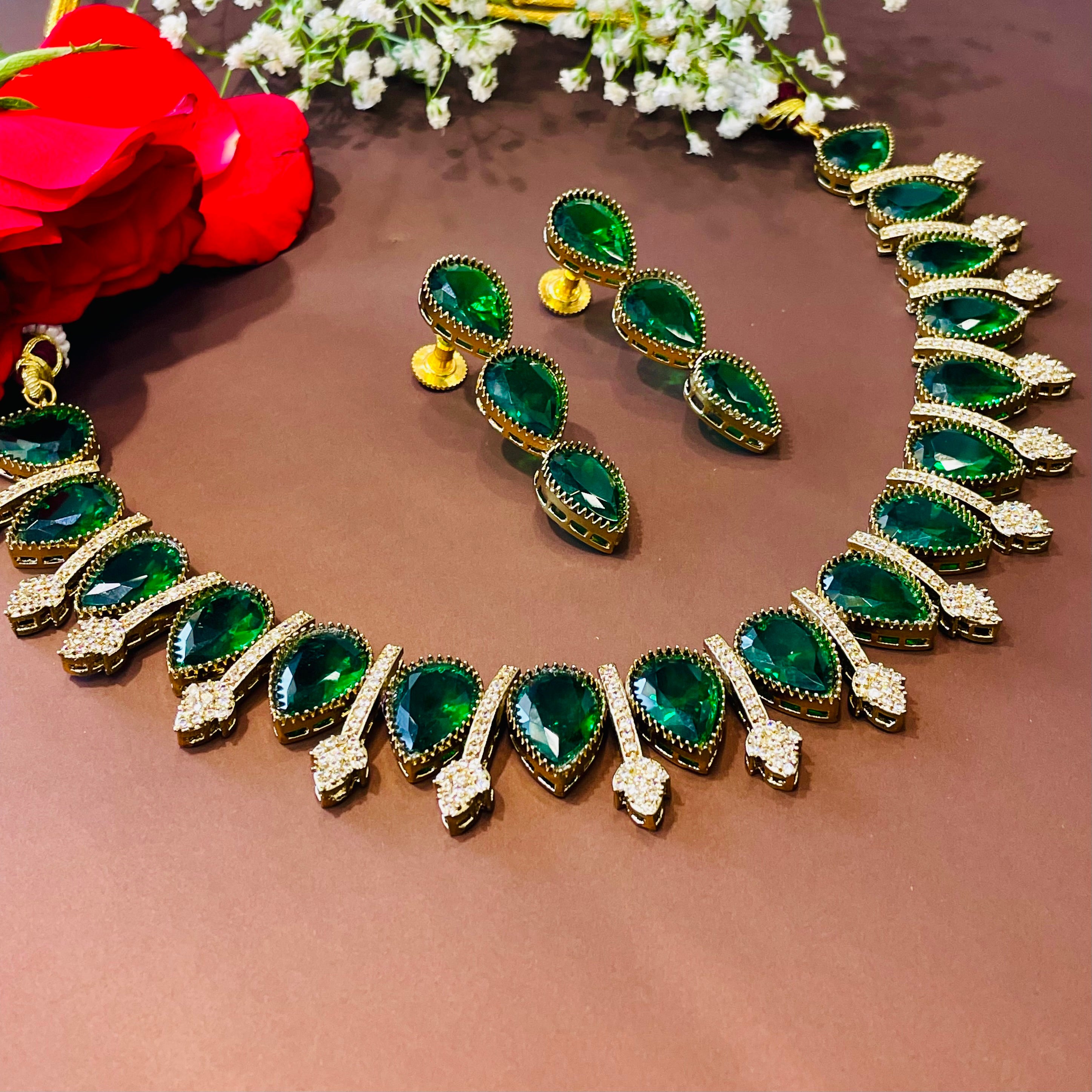 Nayaab Kavya Neckpiece