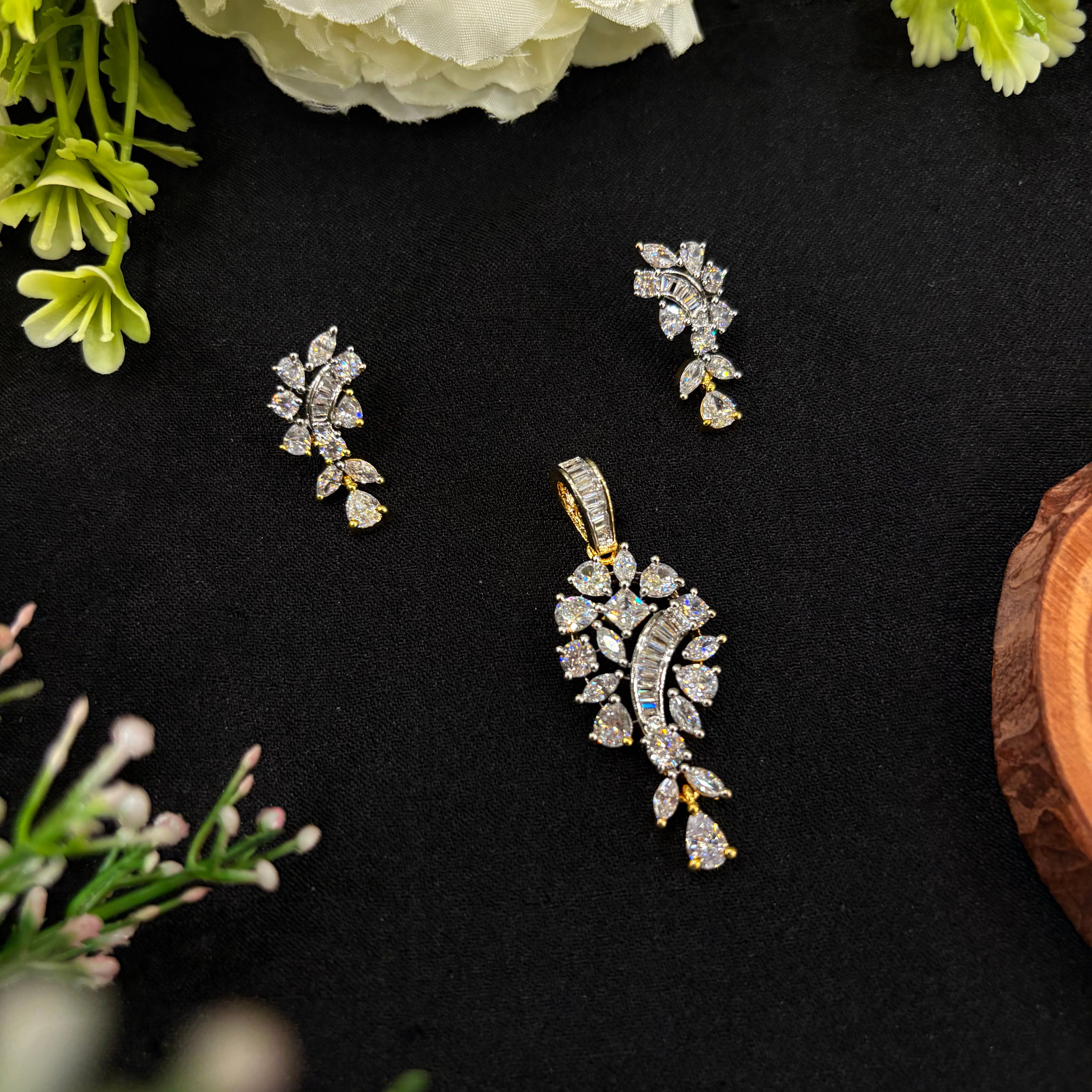 Mirelle Bloom Pendant Set
