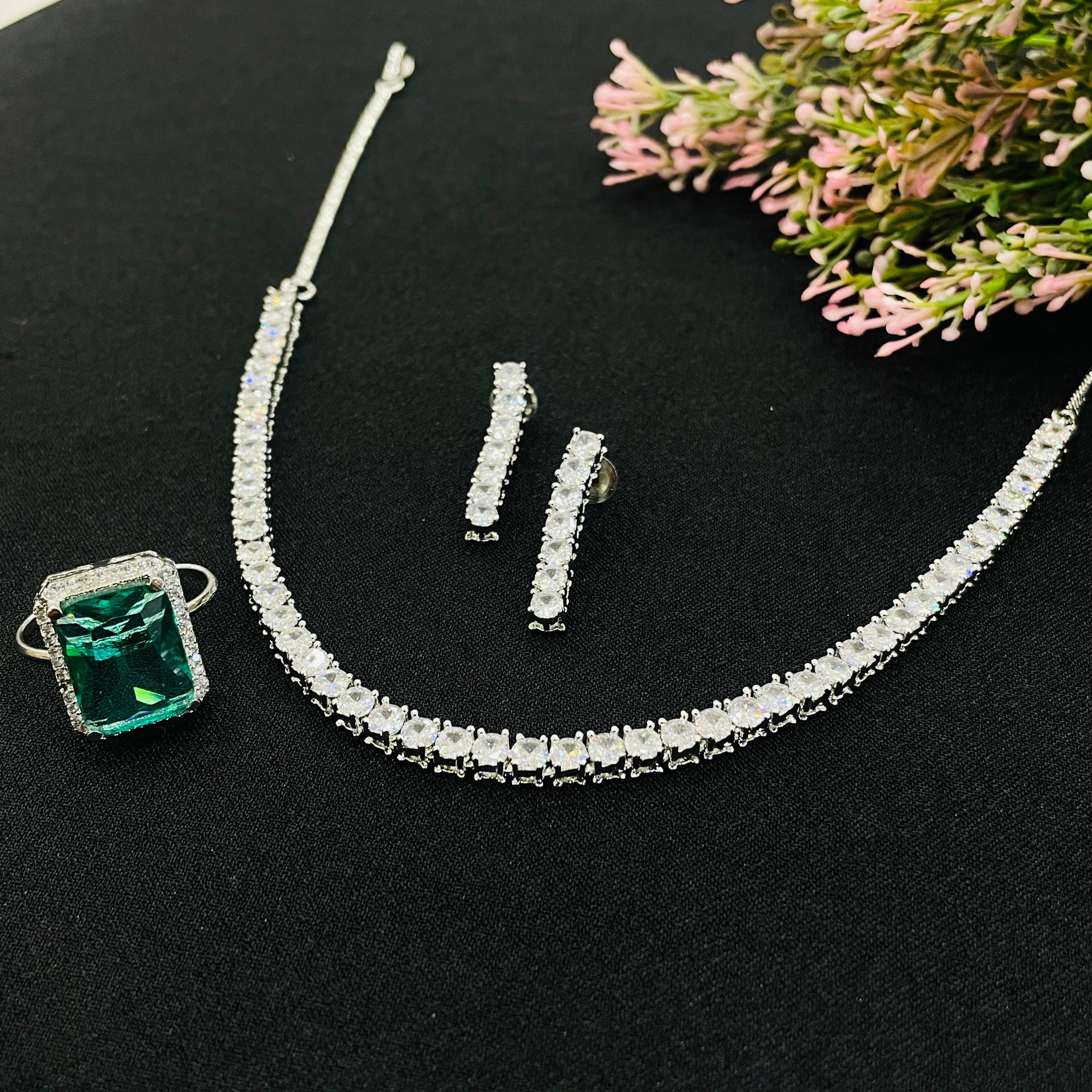 Annie Ad Neckpiece with free ring