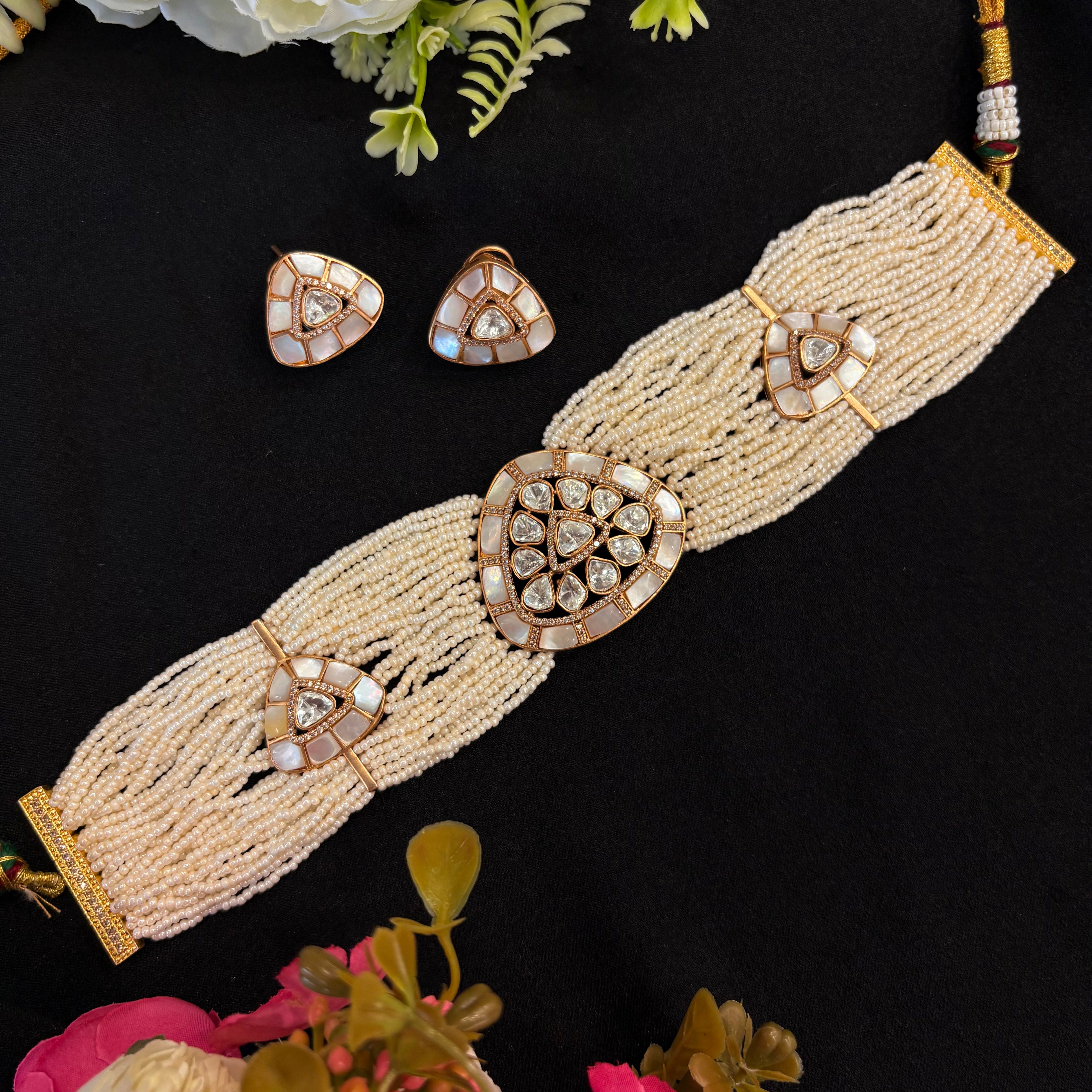 Nayaab Myra Pearl Choker