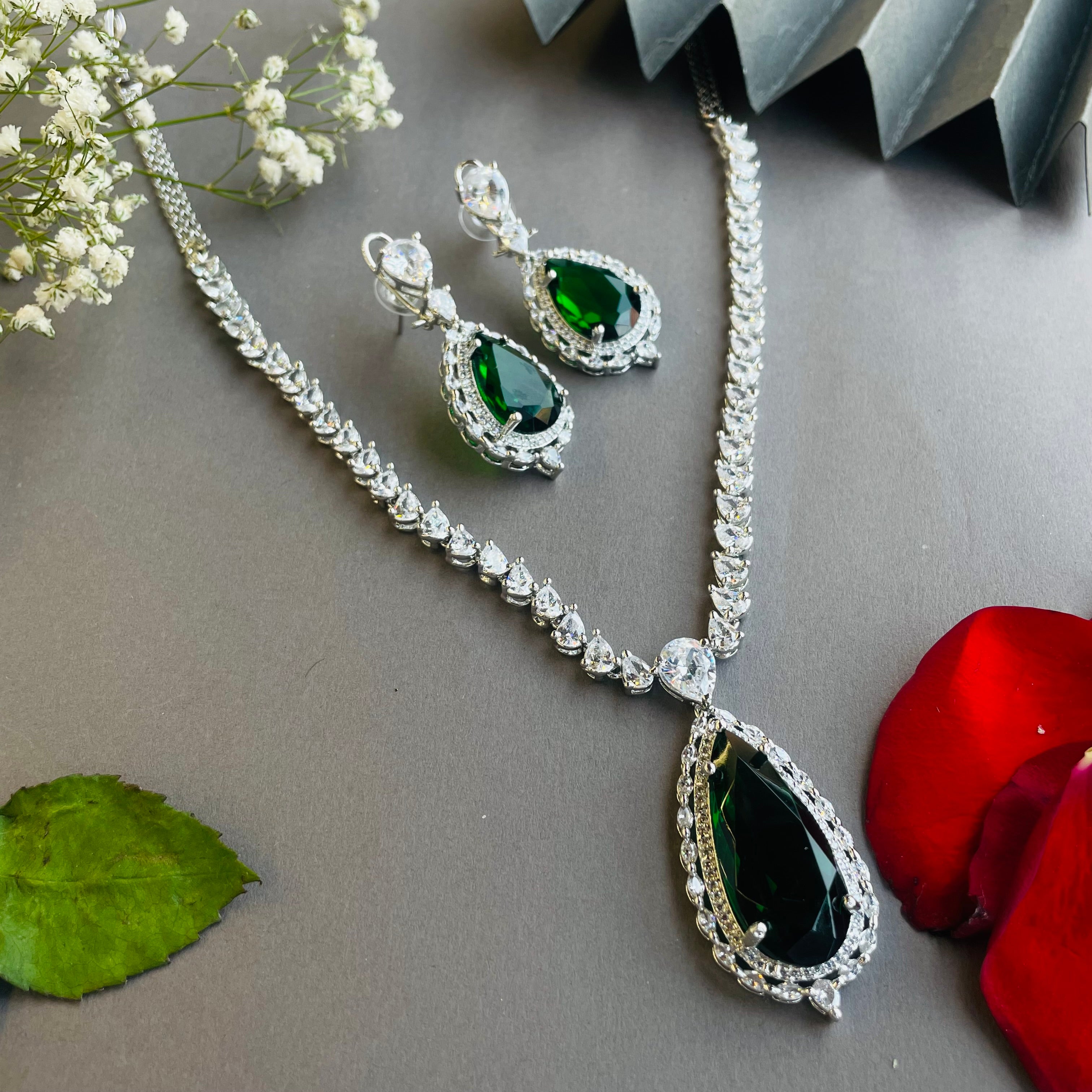 Ad zia Neckpiece with ring