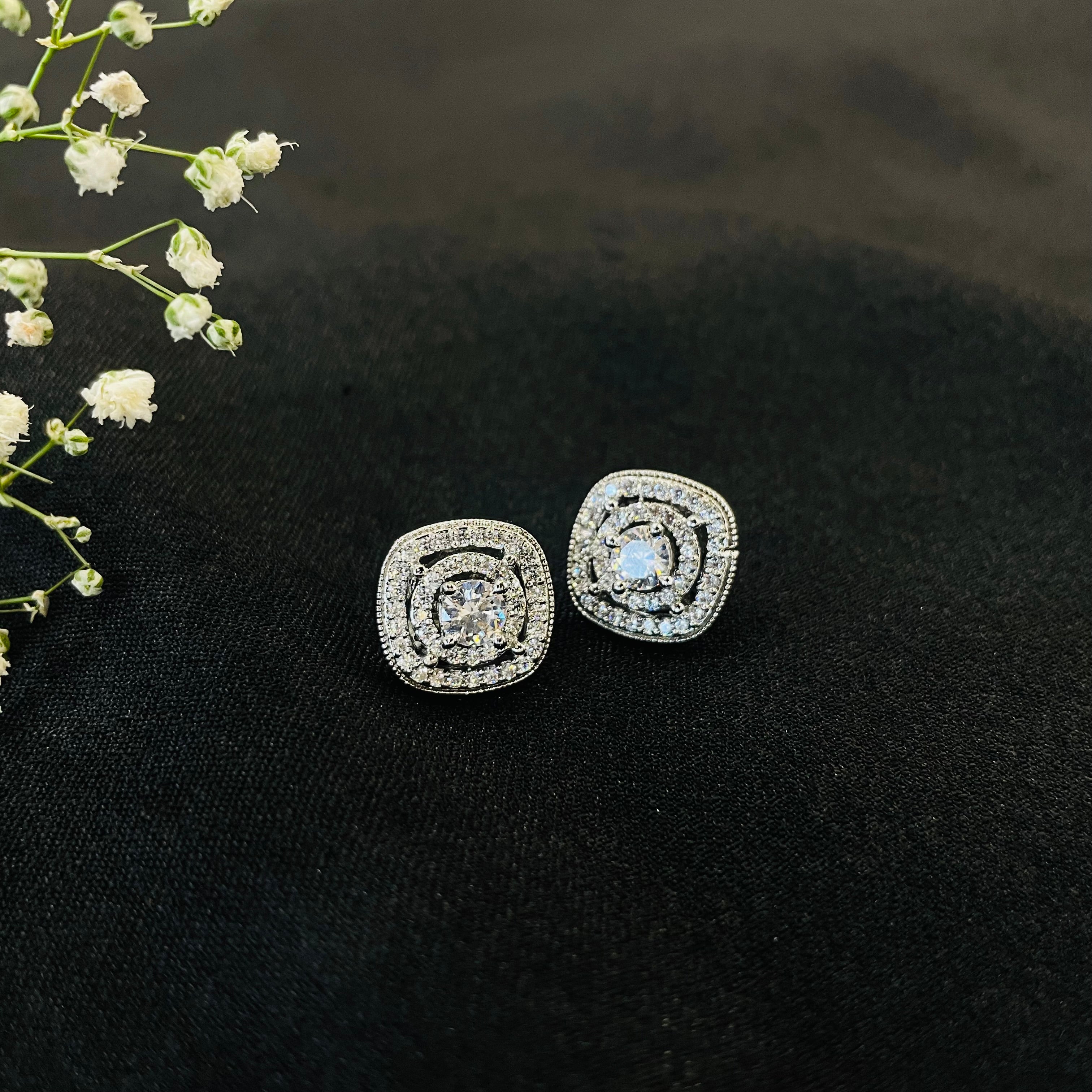 Ad Elara Studs