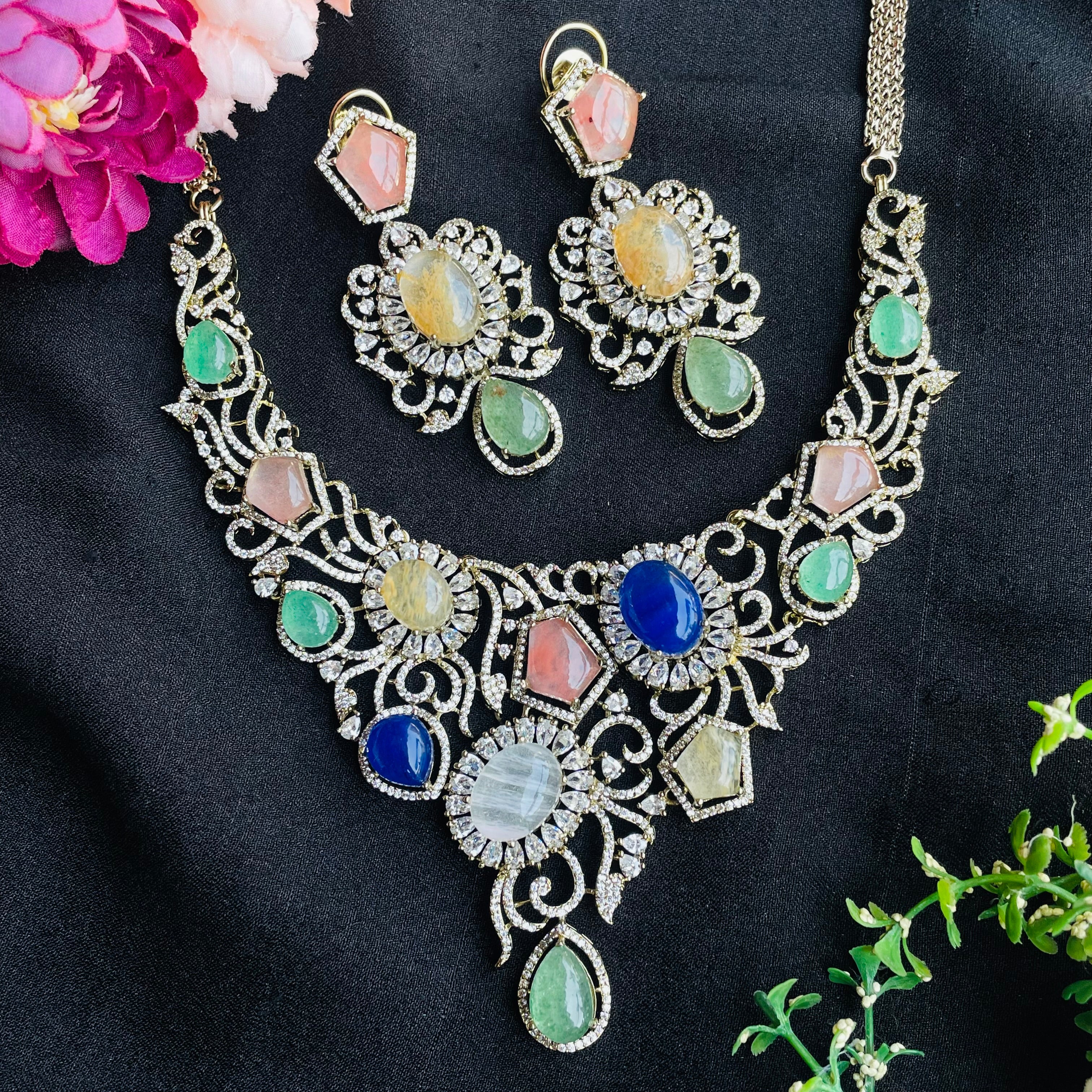 Nayaab Della neckpiece