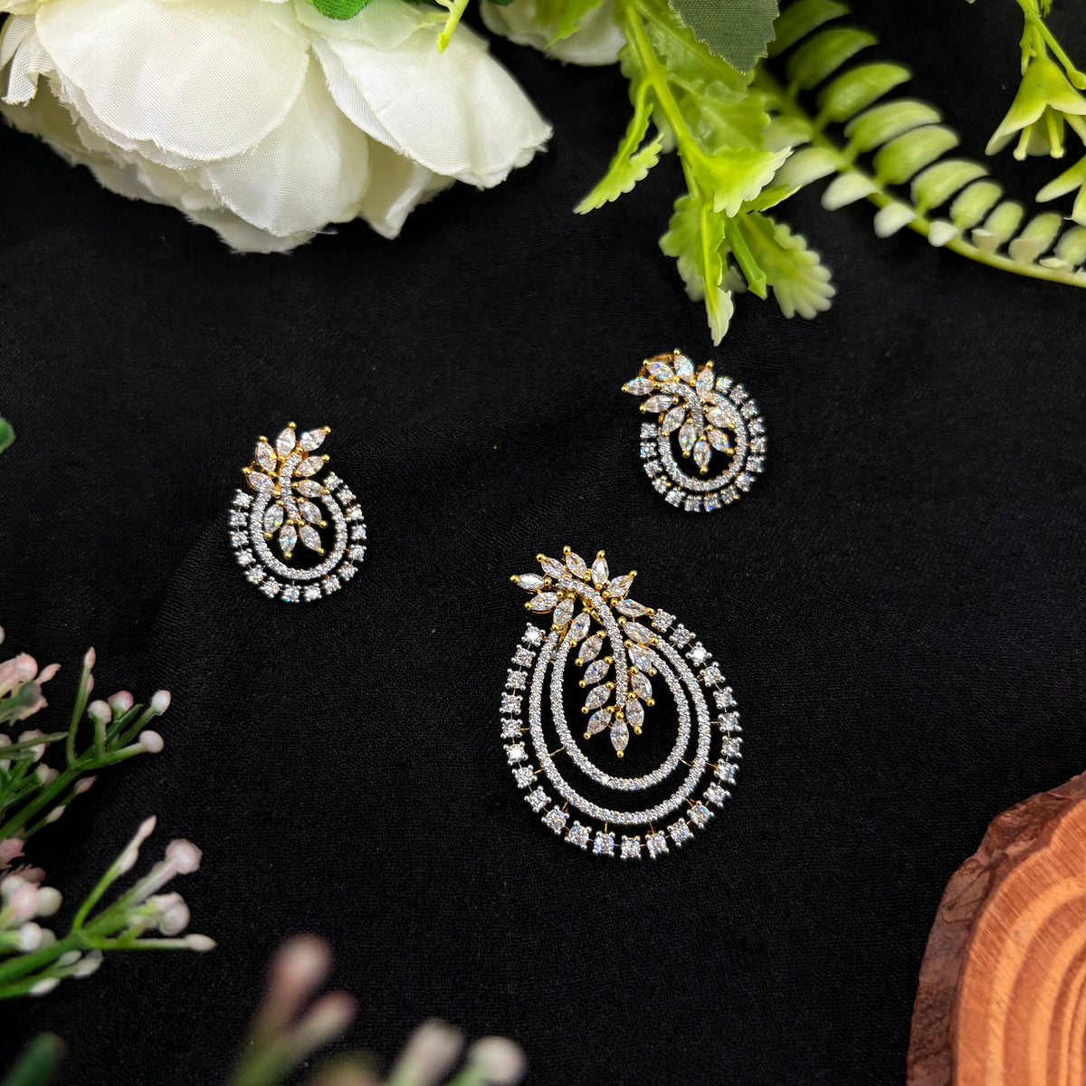 Elviera Pendant Set
