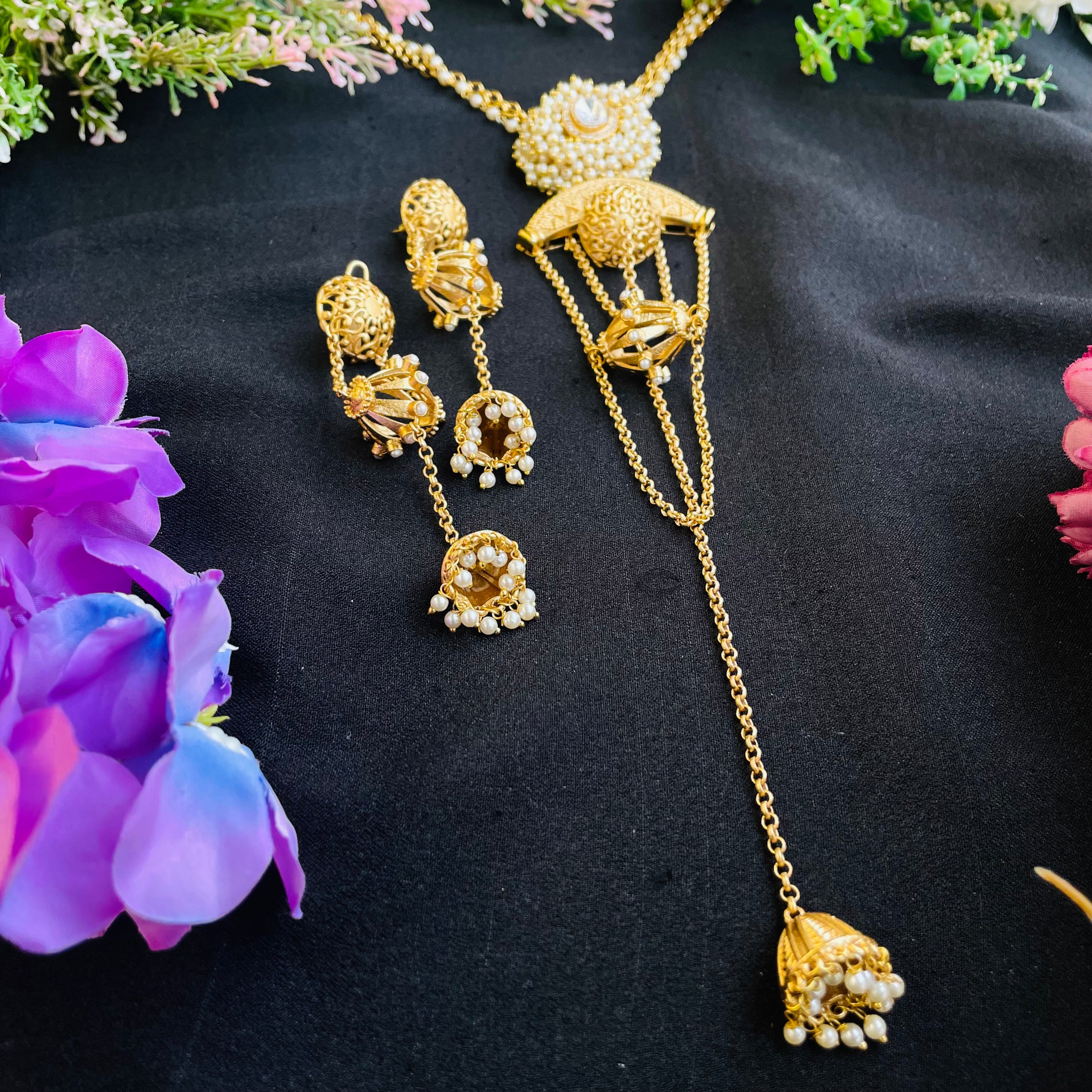 Nayaab Meera neckpiece