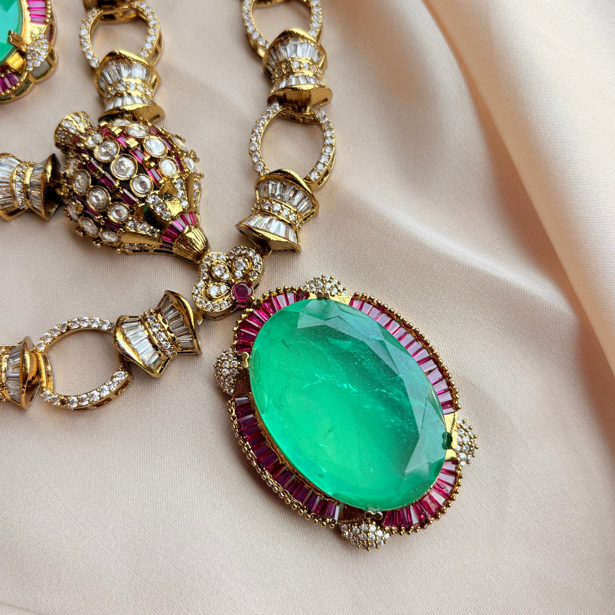 Zareen Emerald Royale Neckpiece