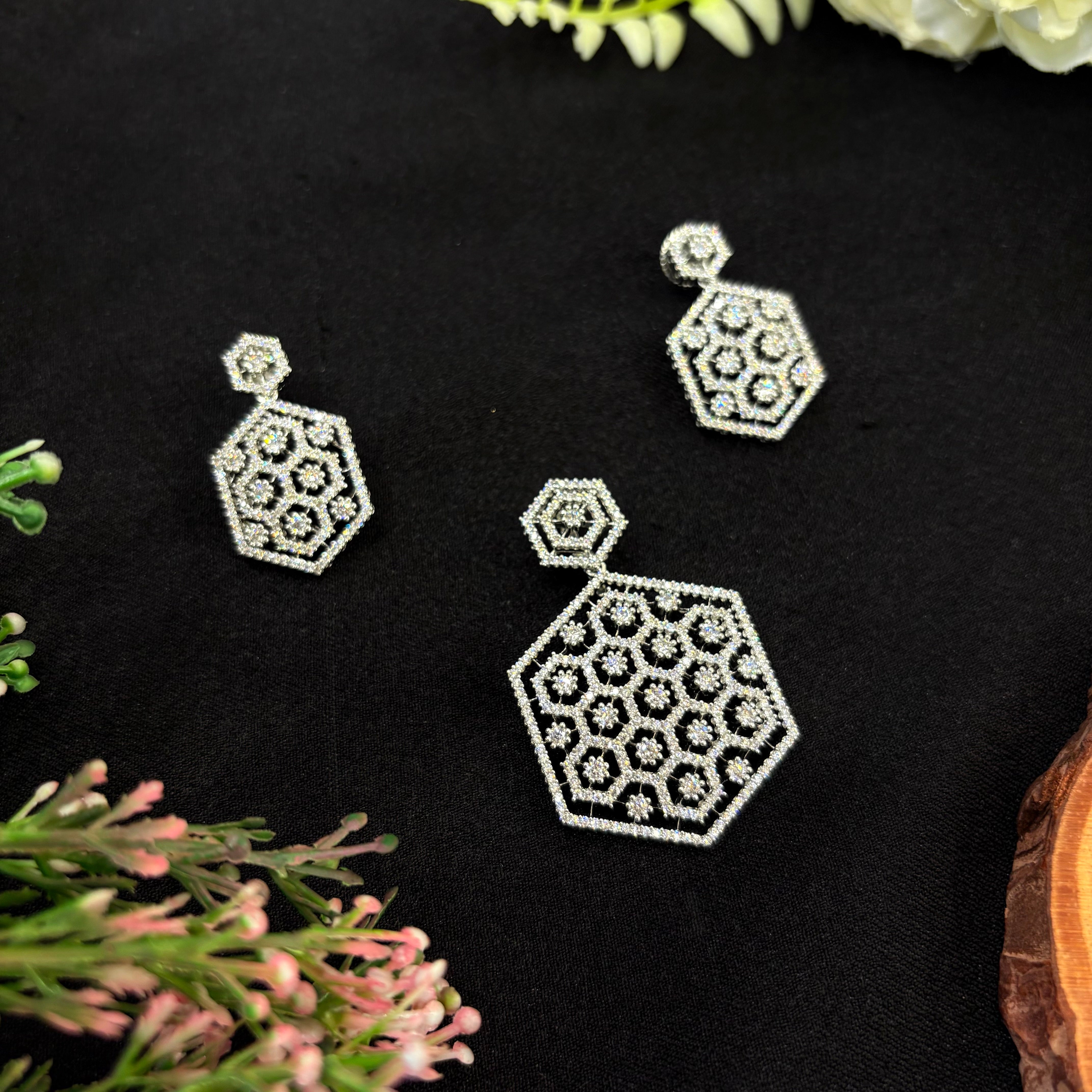 Kairavi Pendant Set