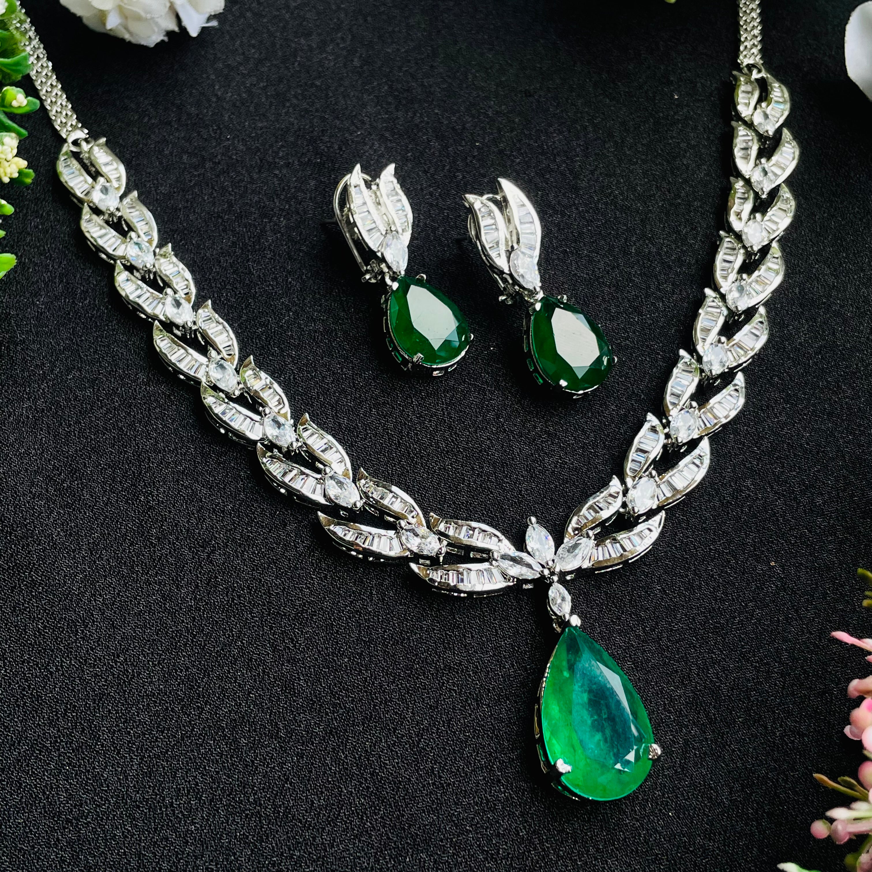 Ad Amelia Neckpiece