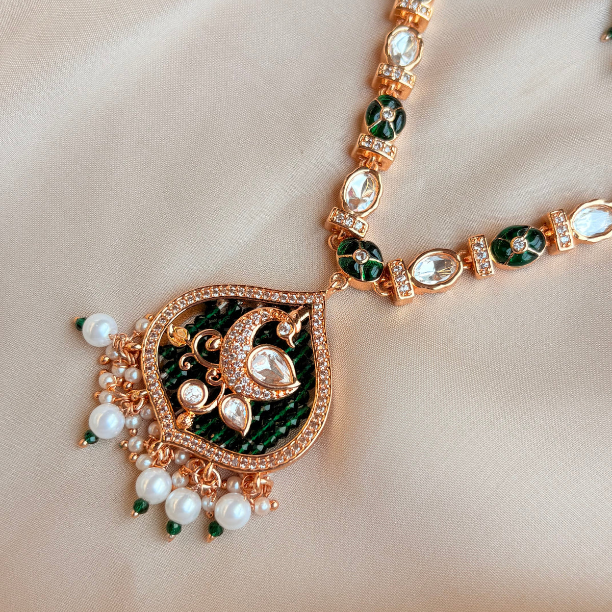Aarvi Neckpiece