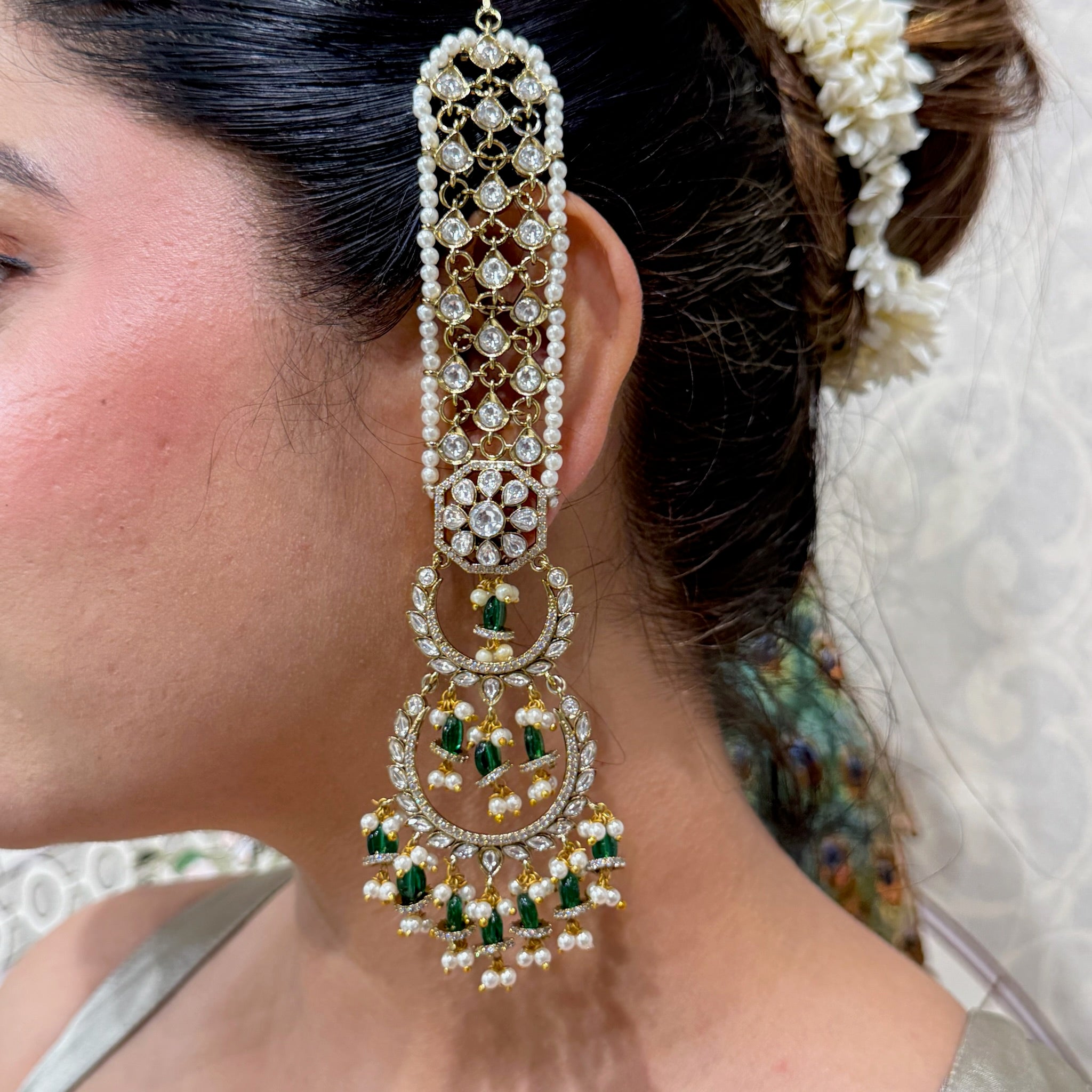 Nayaab Zoya Chandbali with kaanchain
