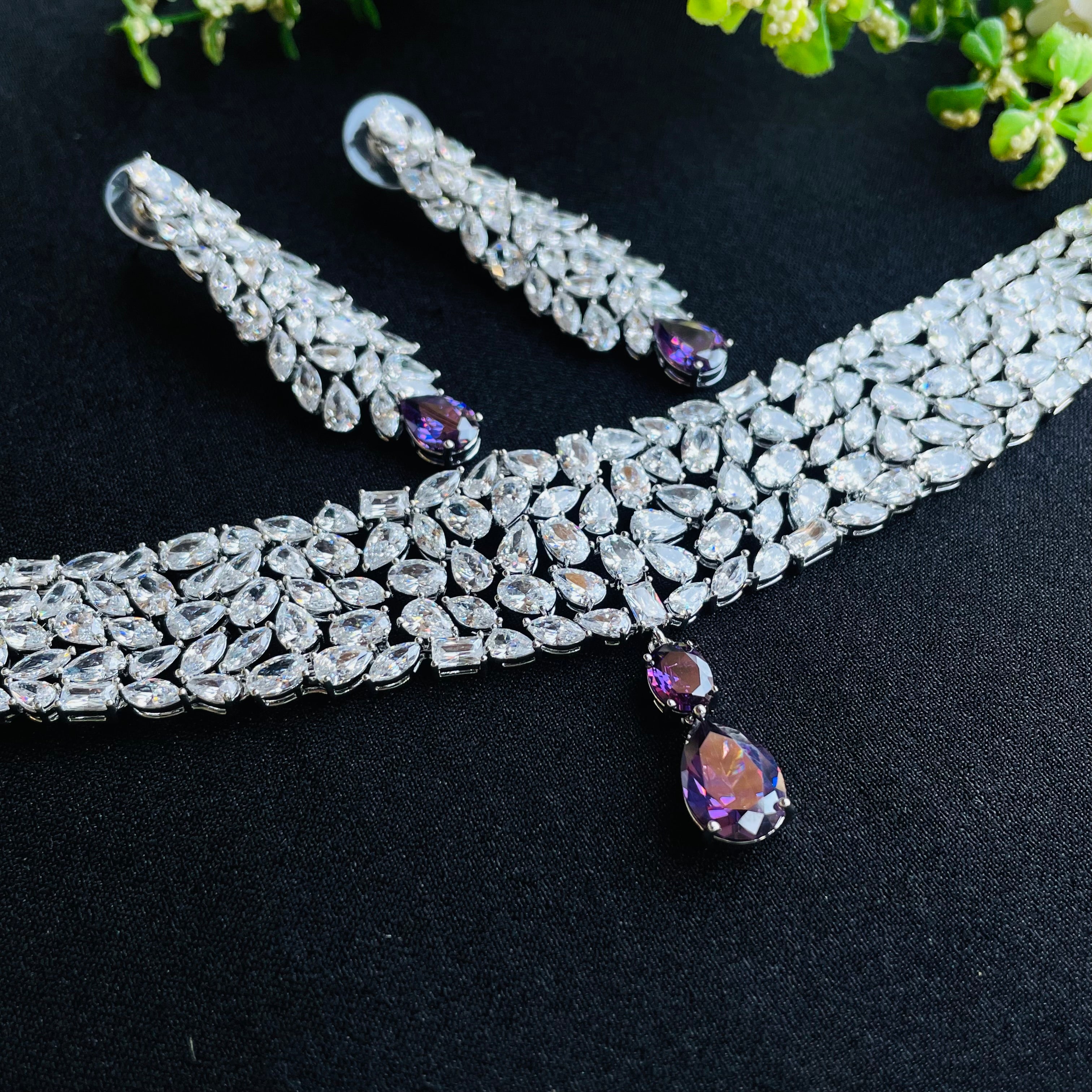 Ad Molly Choker