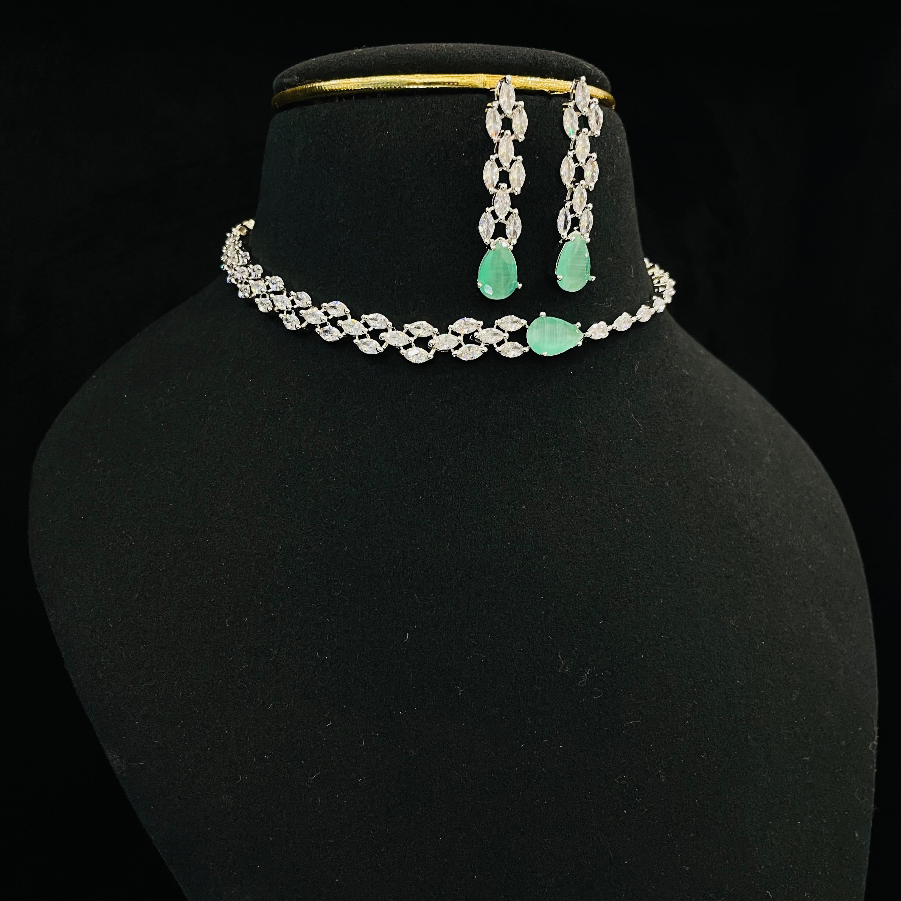 Ad Valentina choker