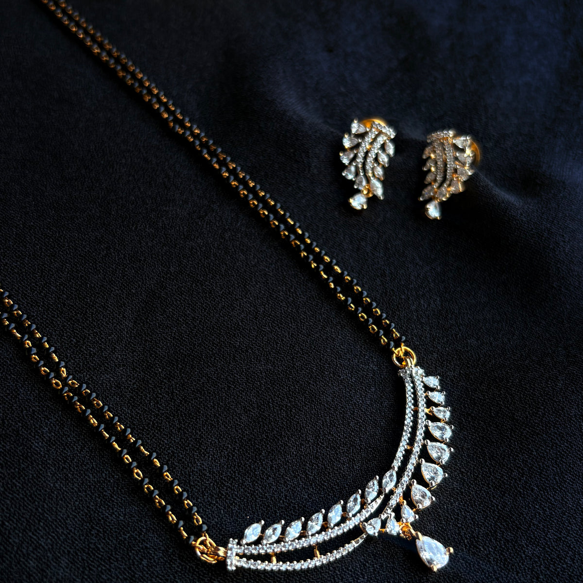 Iraaya Leaf Mangalsutra