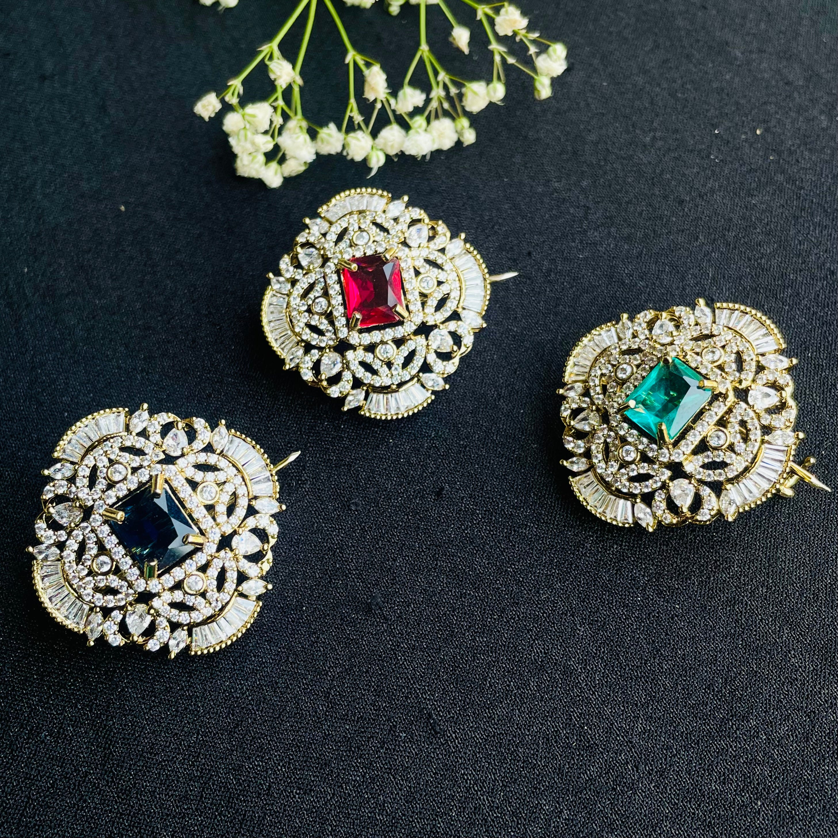 Nayaab Sara brooch