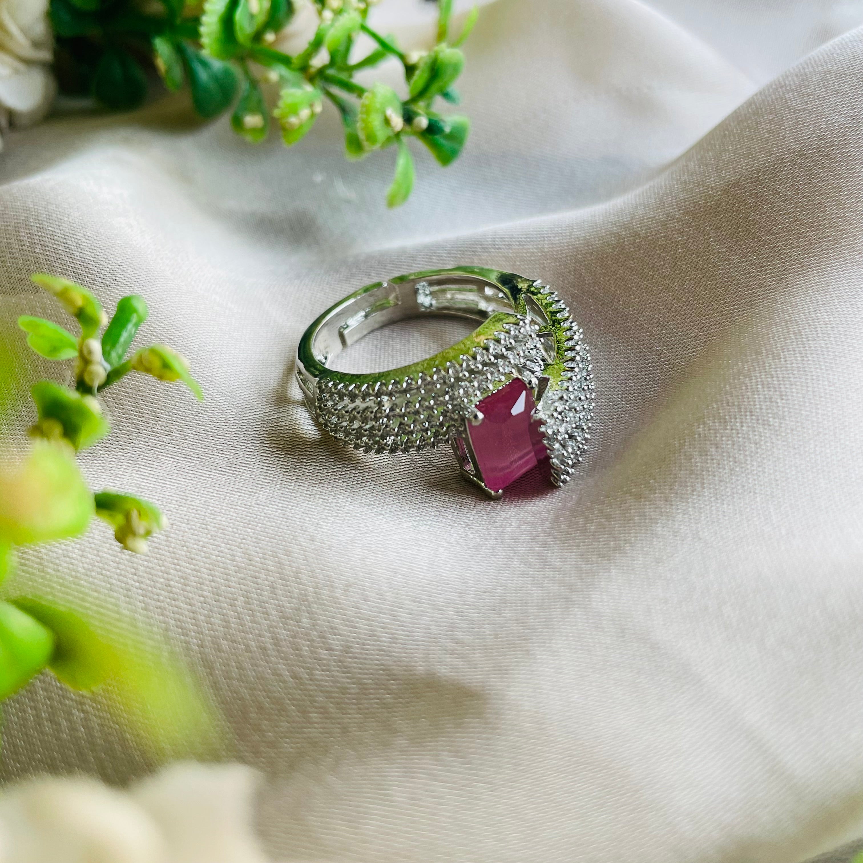 Ad Opal  ring adjustable