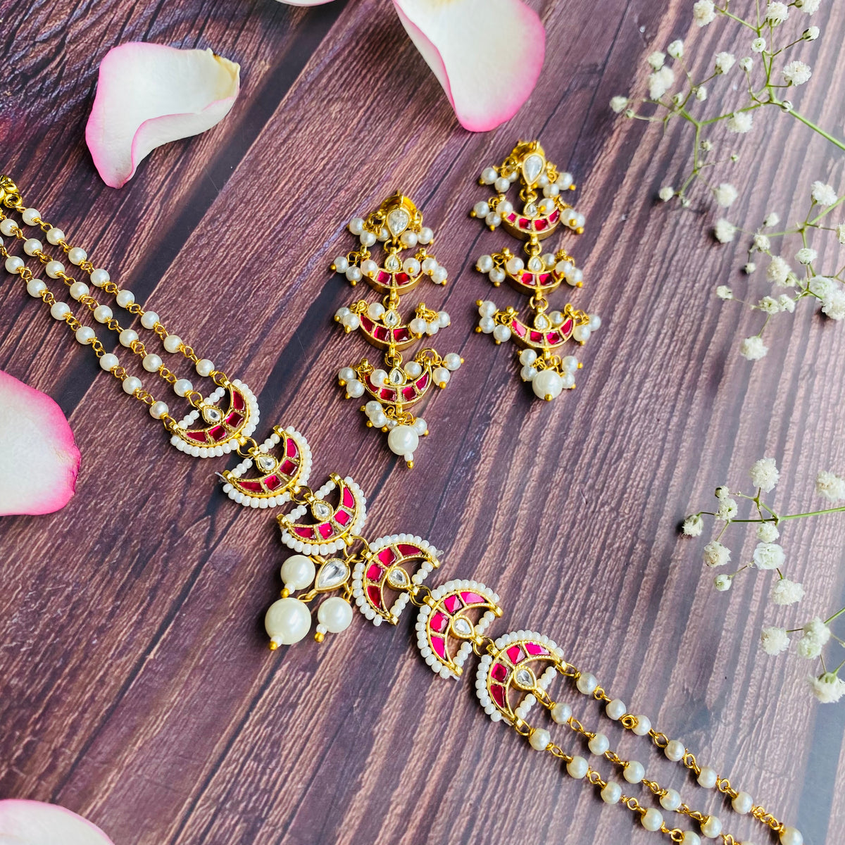 Nayaab Avika Choker