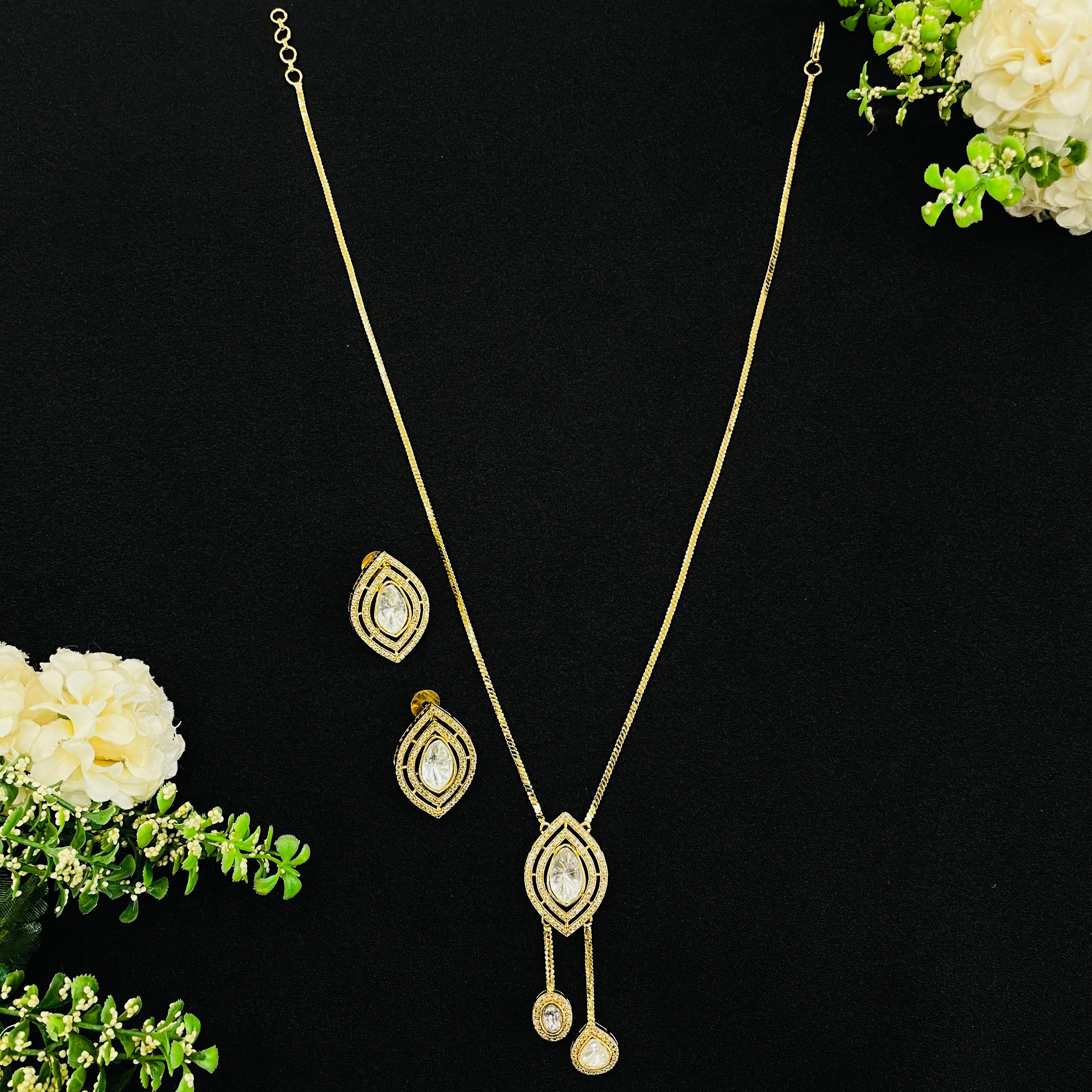 Nayaab Moana Polki Pendant Neckpiece