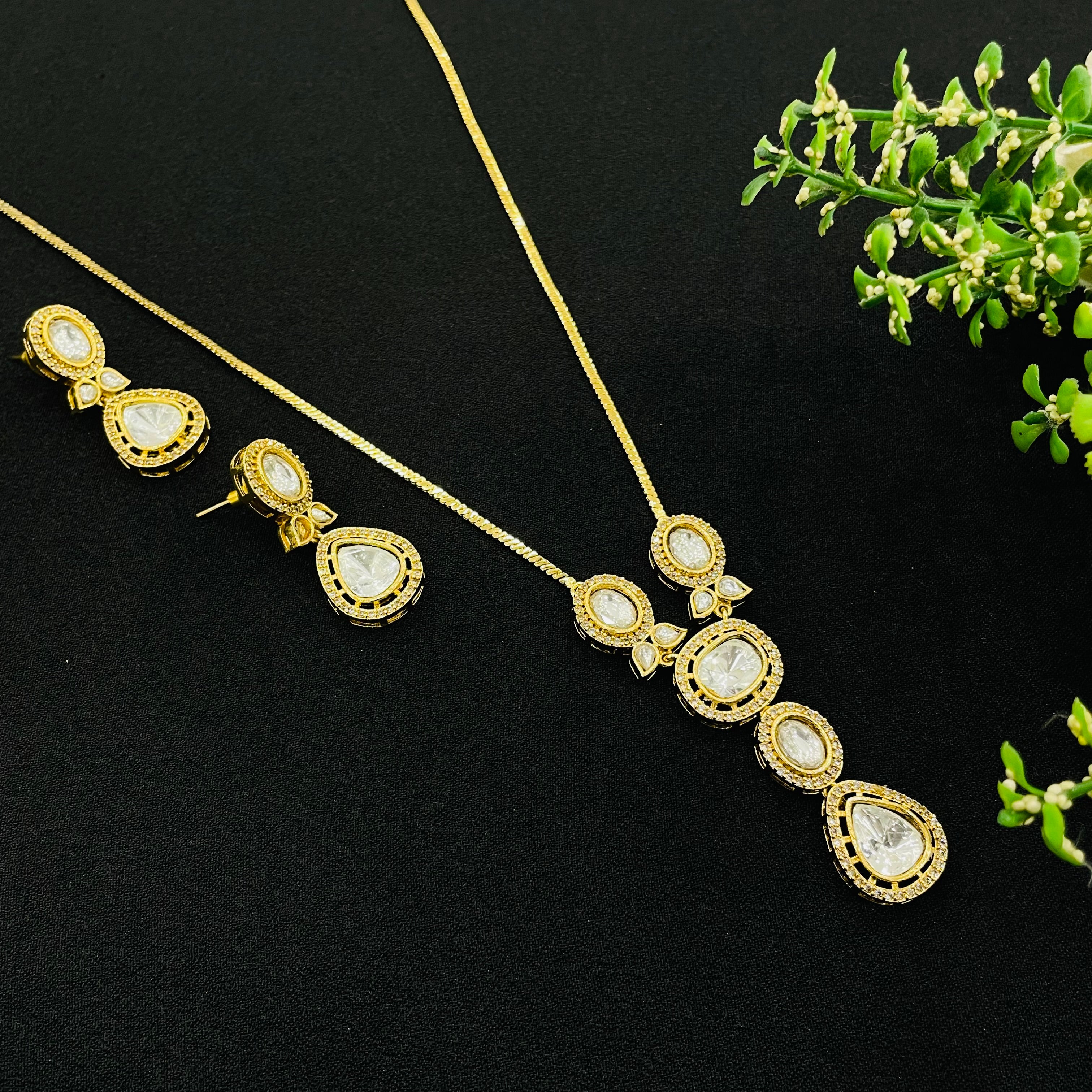 Nayaab Moly Polki pendant Neckpiece