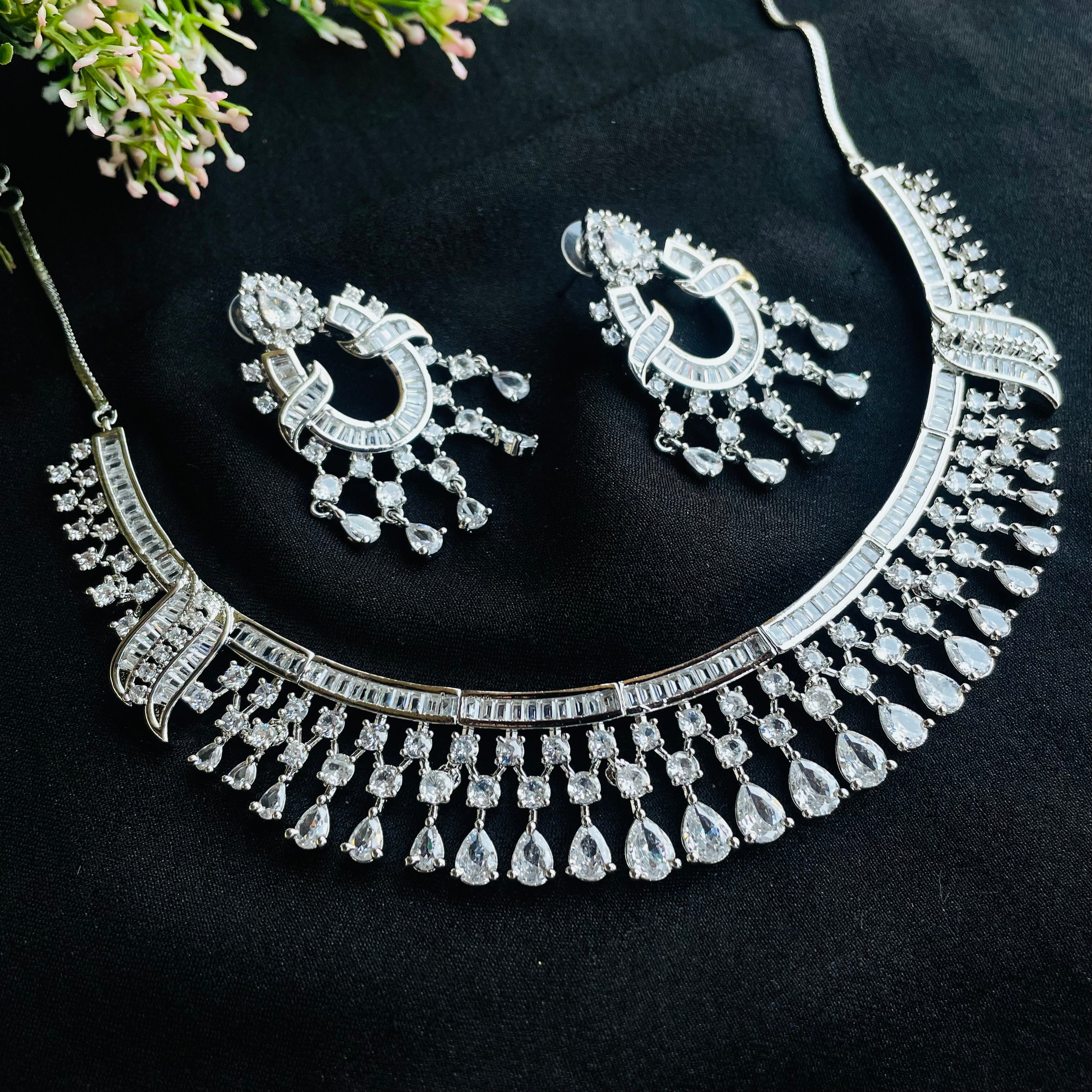 Ad Aaliyah Neckpiece