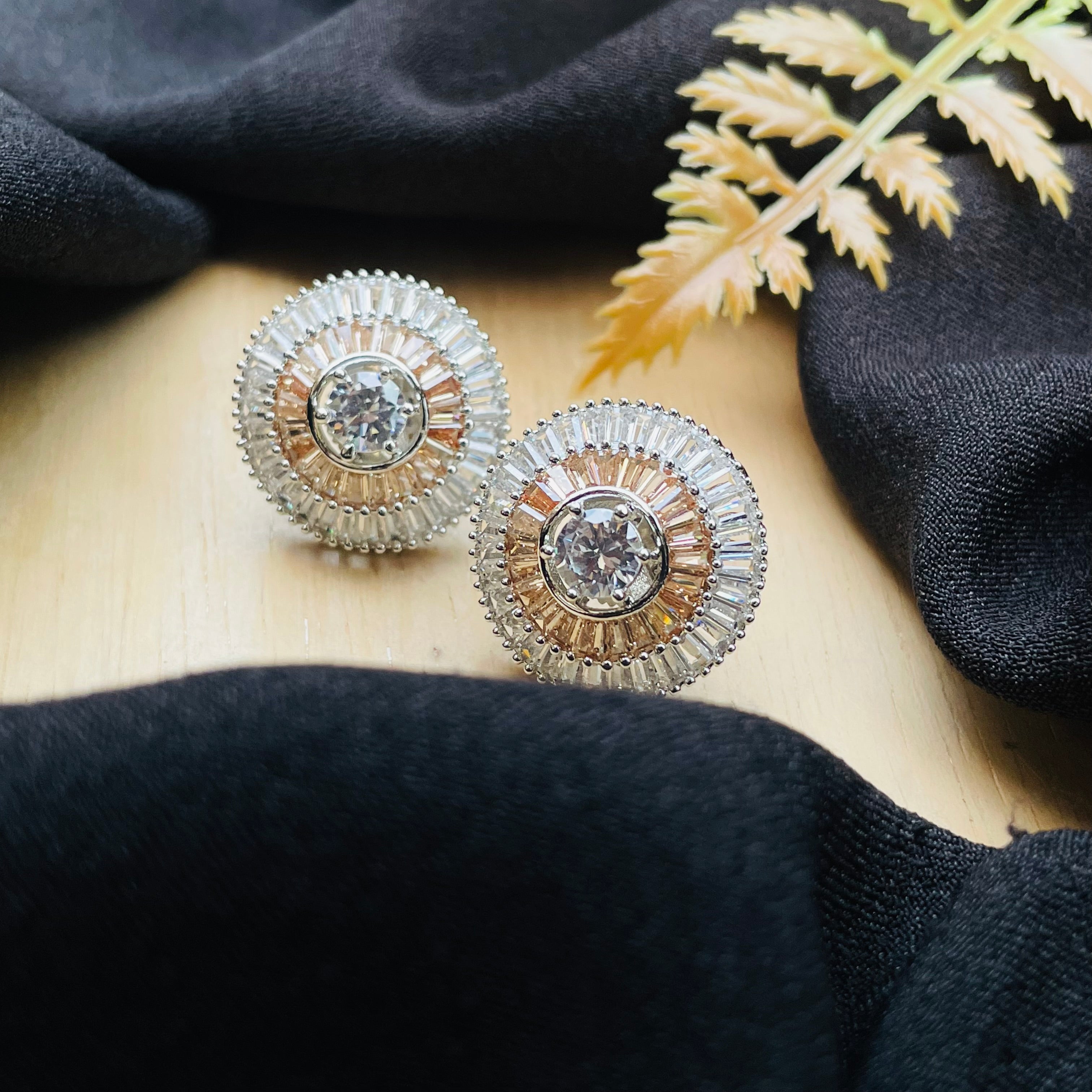 Ad Sarika studs