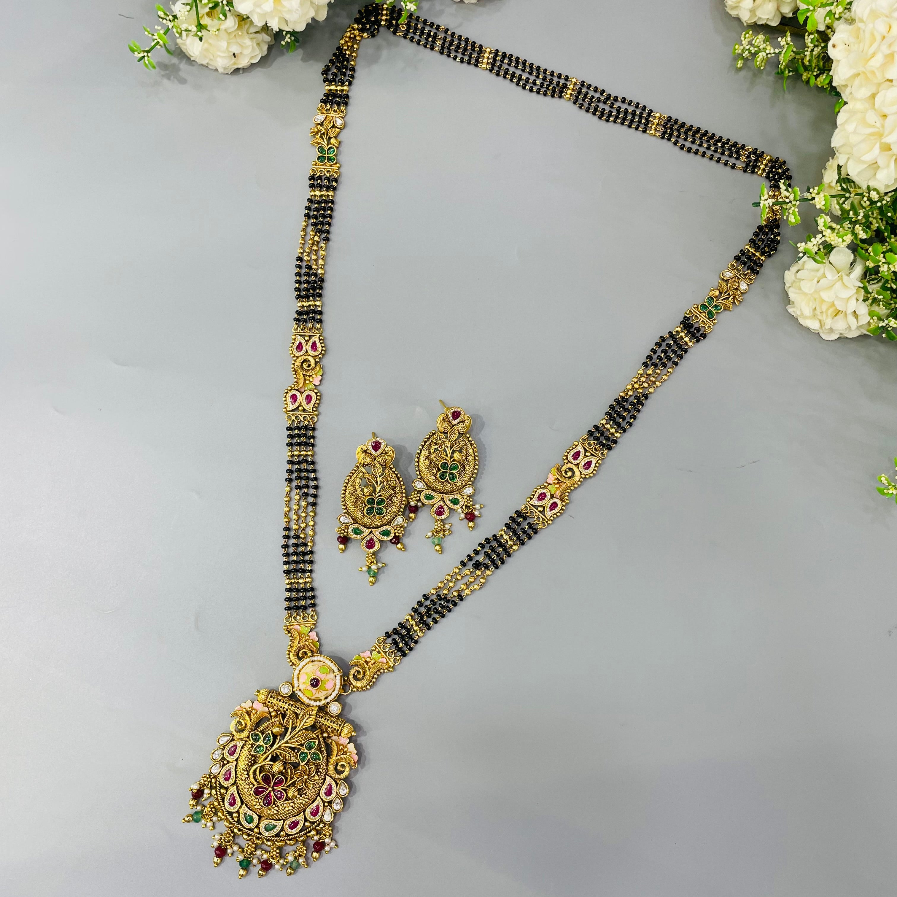 Nayaab Stuti long mangalsutra