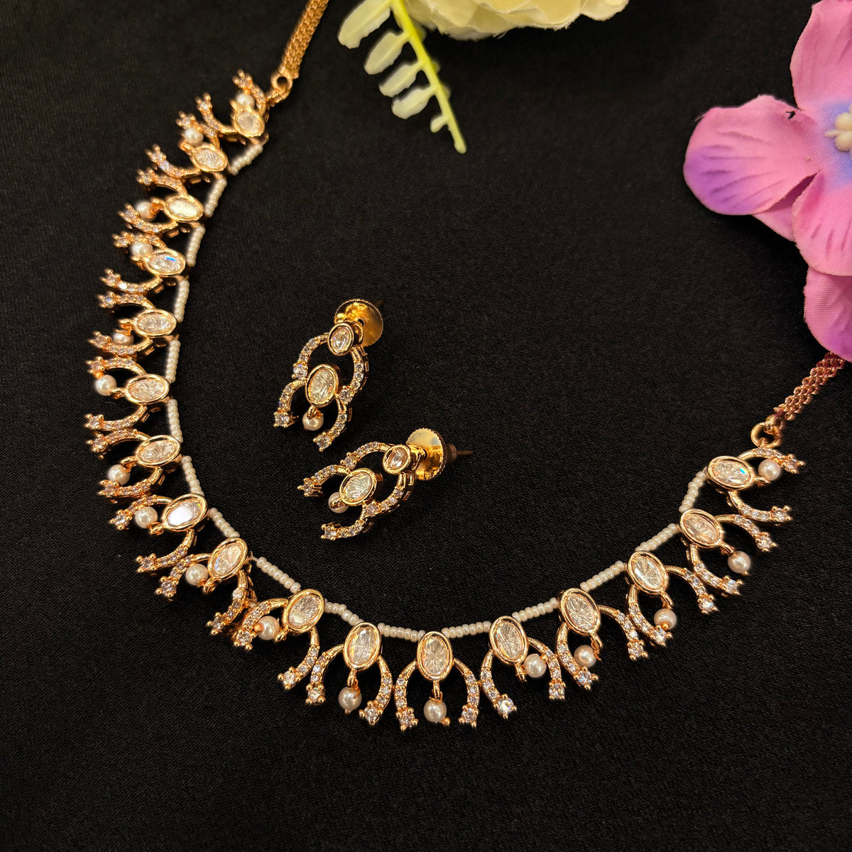 Nira Neckpiece