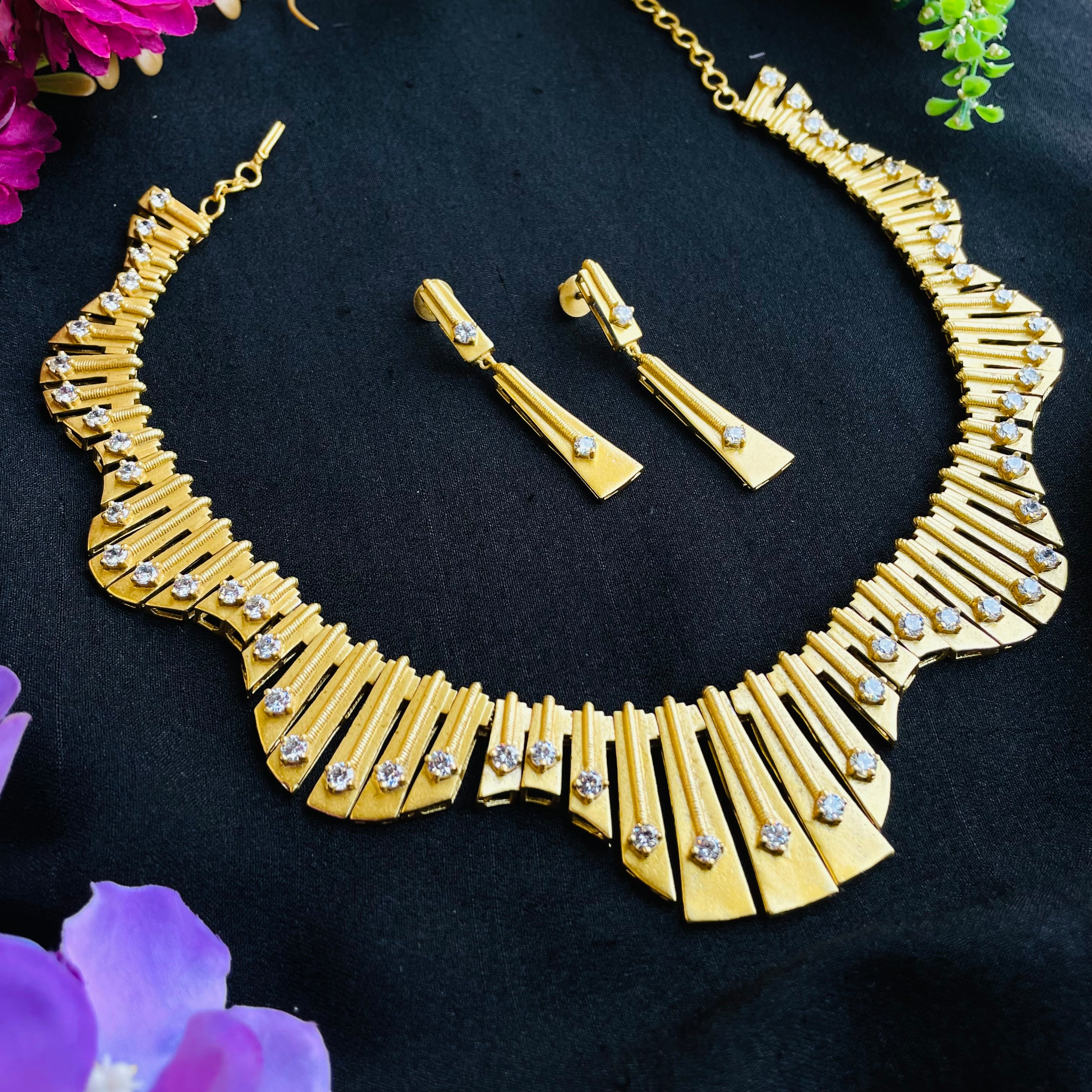 Nayaab Abira neckpiece