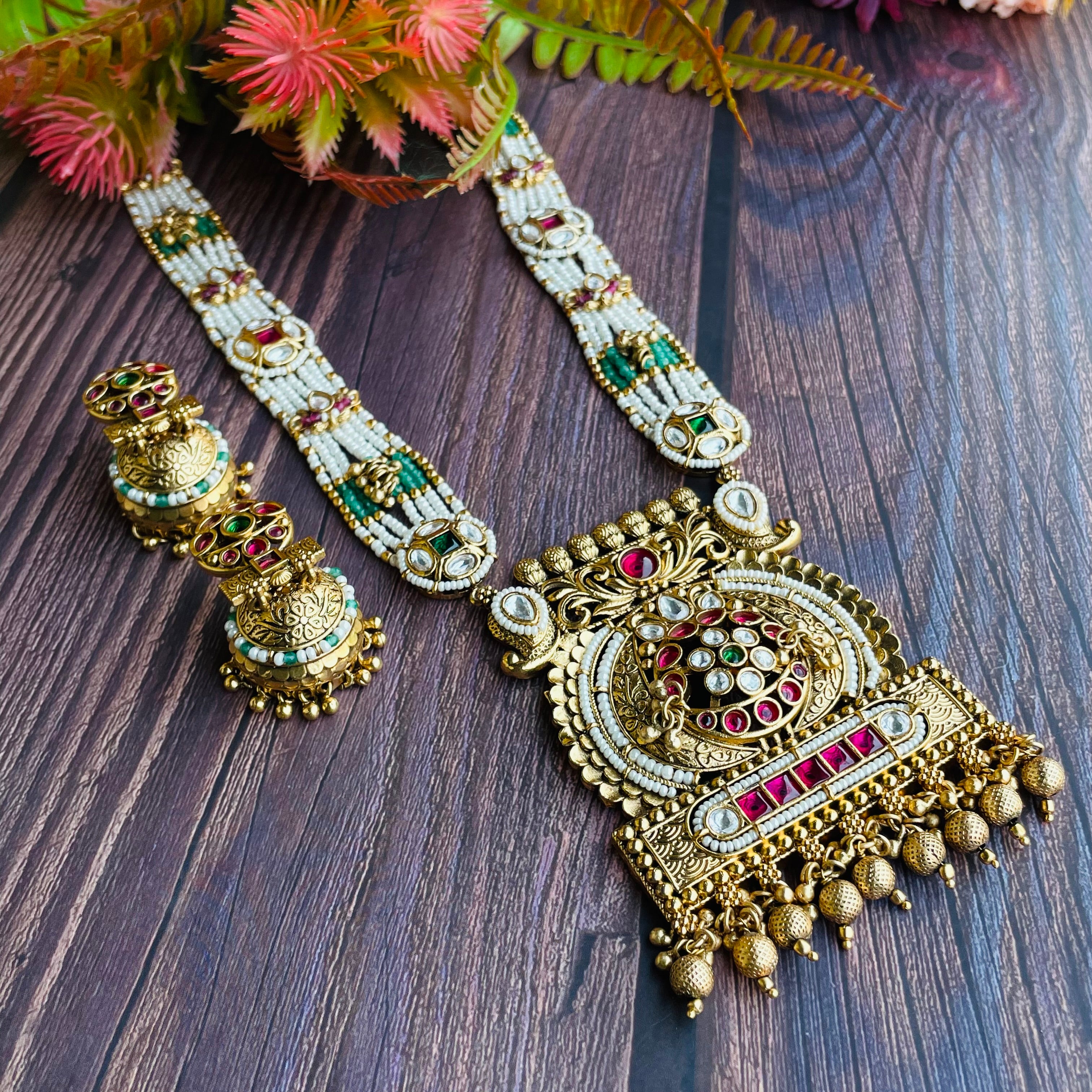 Nayaab Kaya long Neckpiece