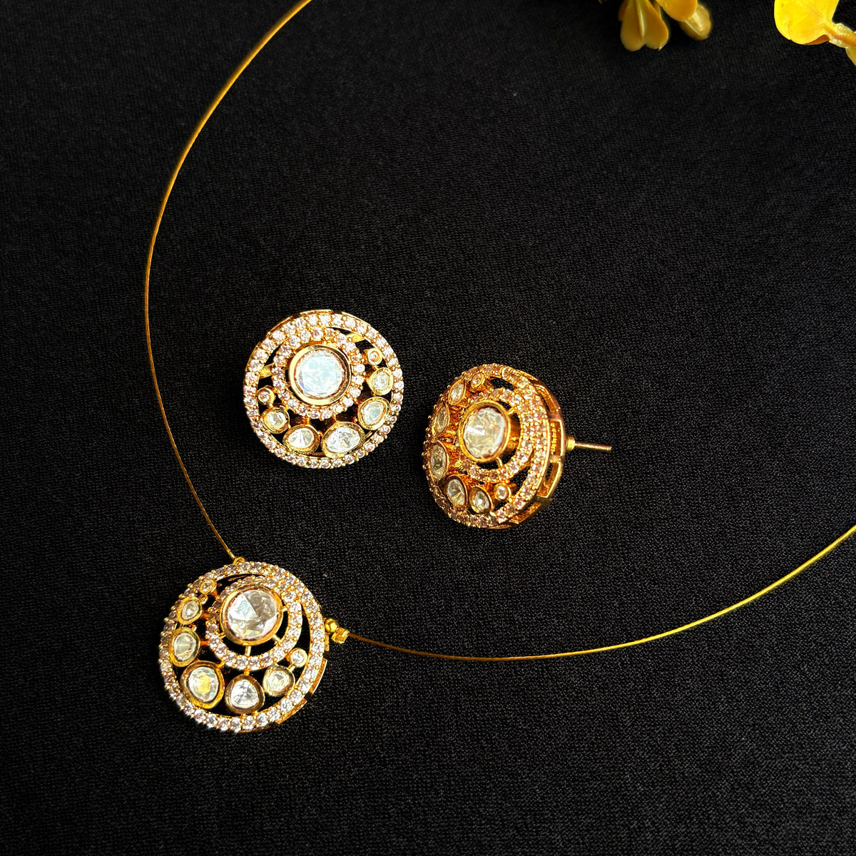 Zareen Halo Neckpiece