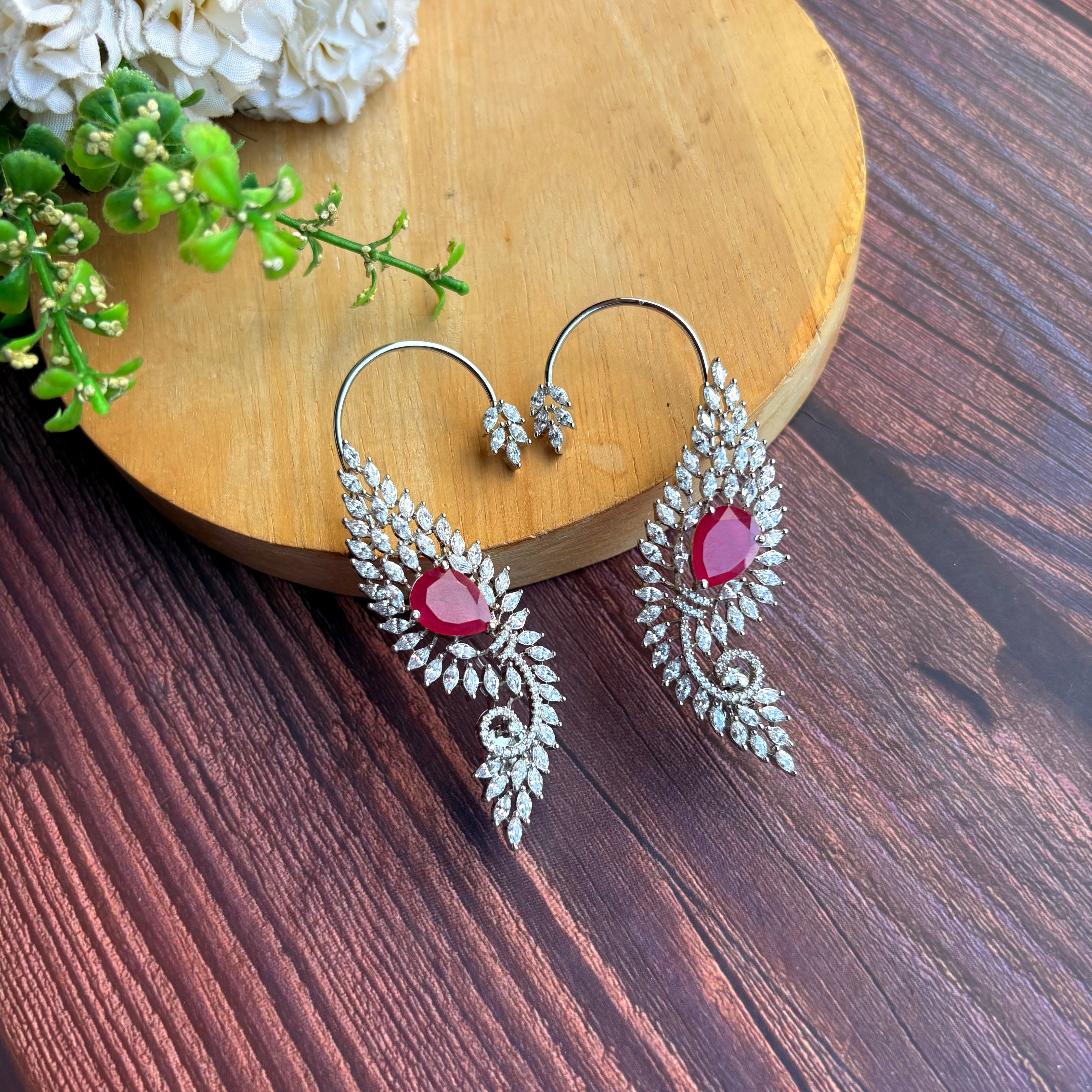 Ad Elara Ear Cuff