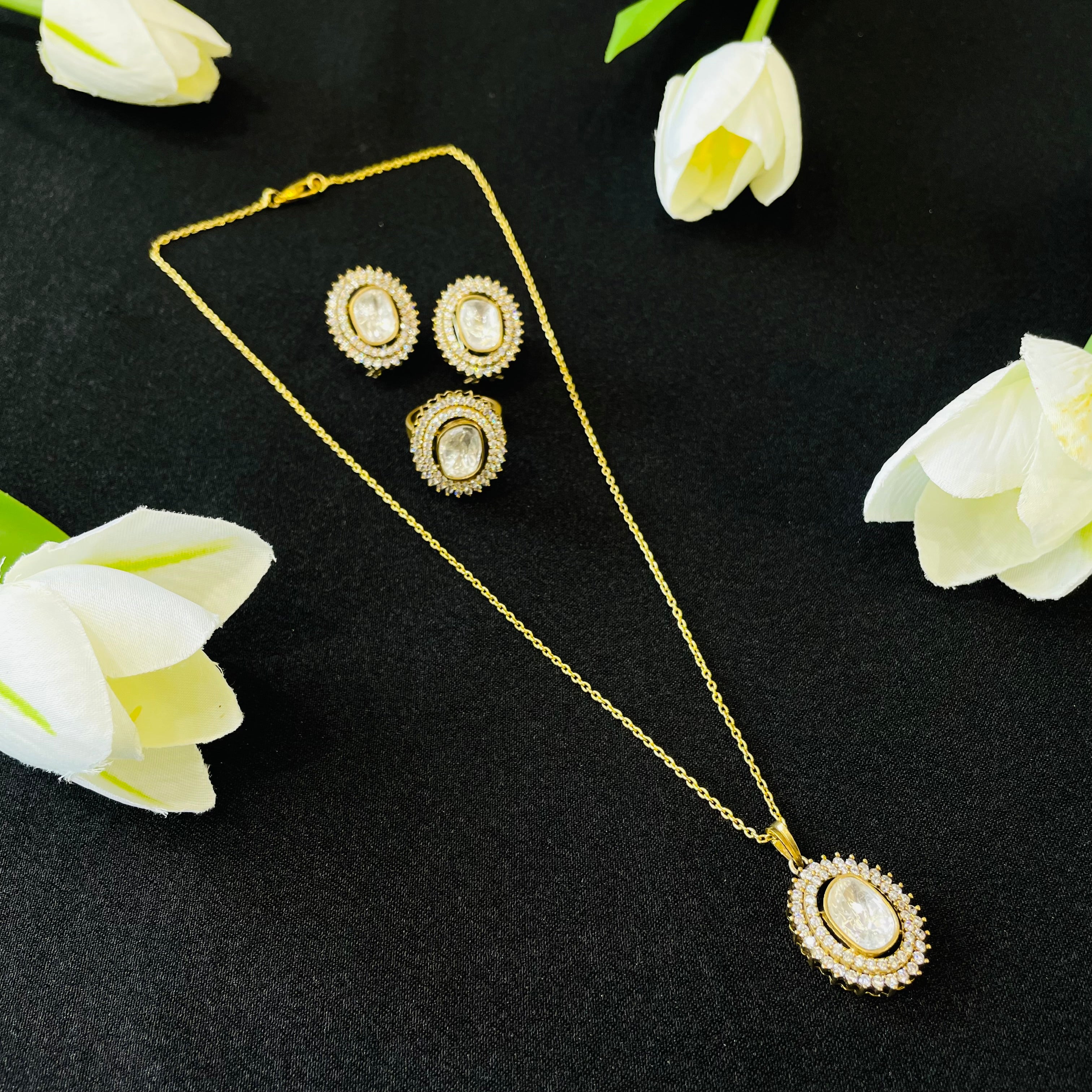 Nayaab Polki pendant With Free Ring