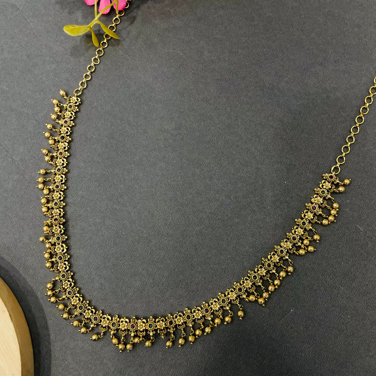 Kesarika Neckpiece