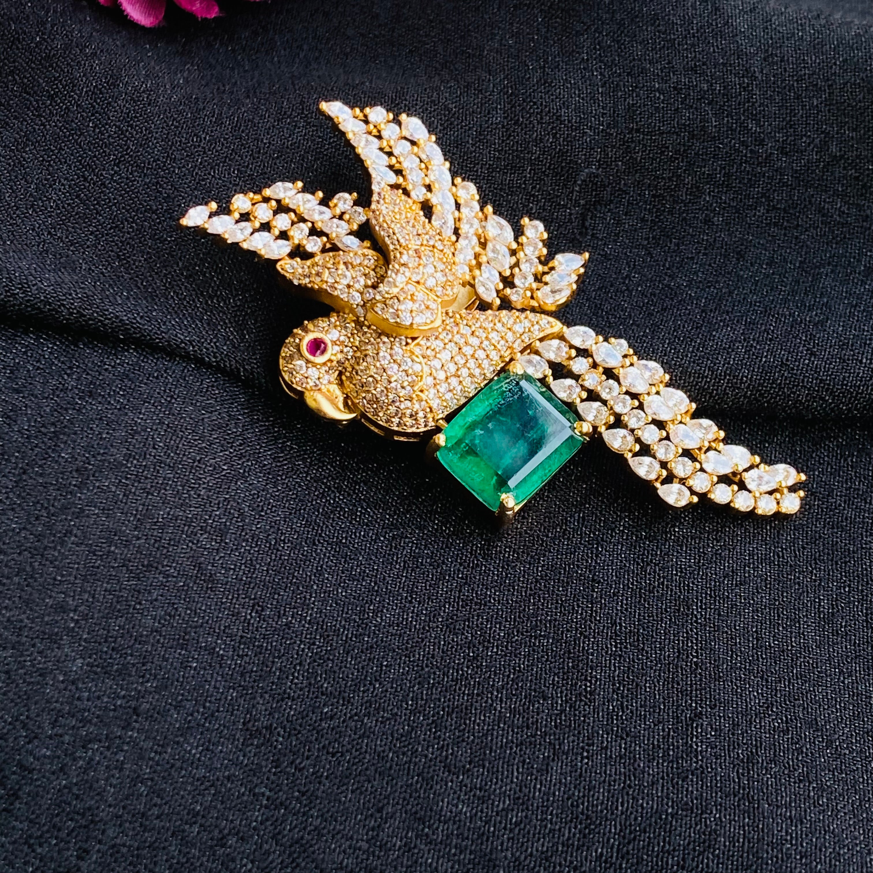Nayaab Willow Brooch