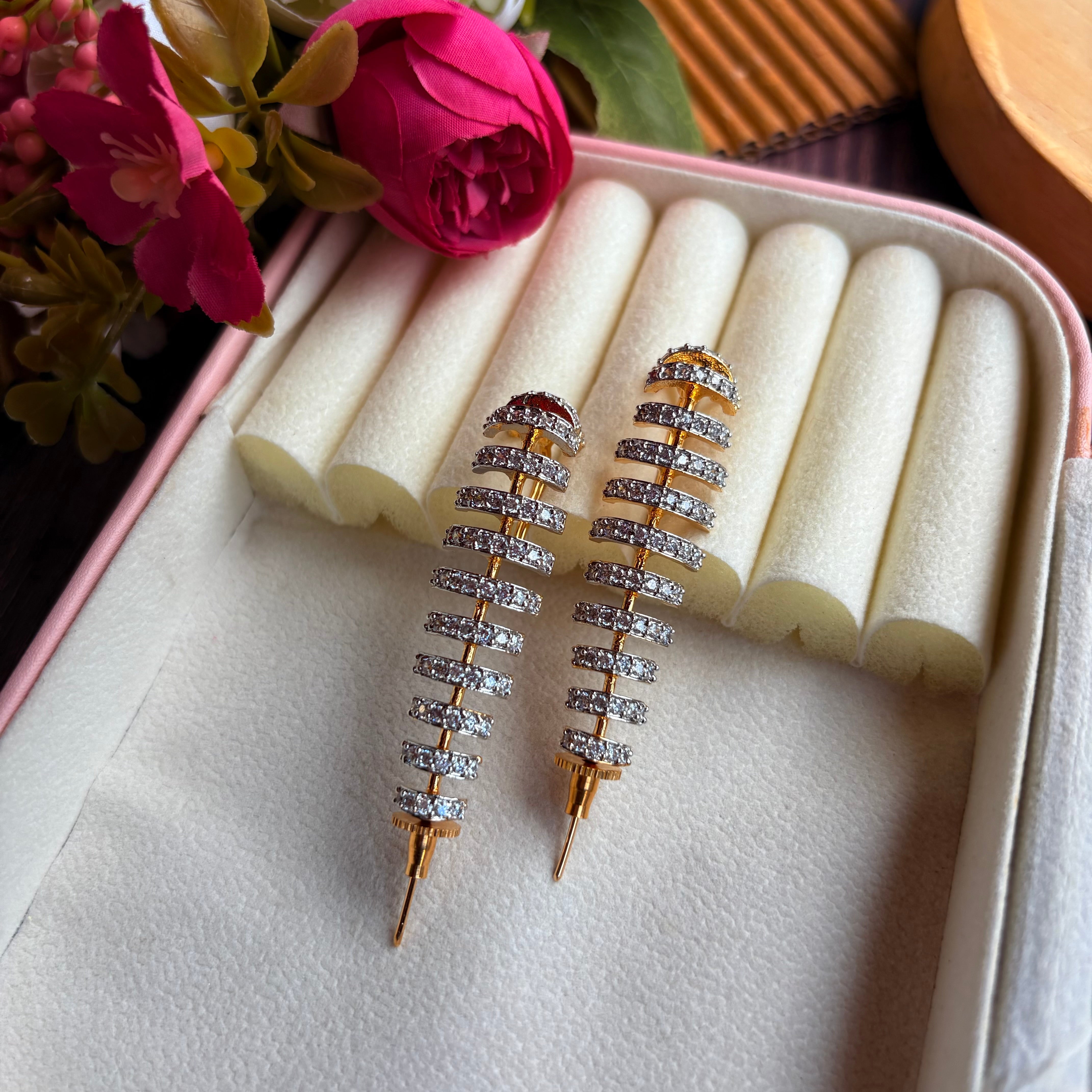 Ad Riva Ear Cuff