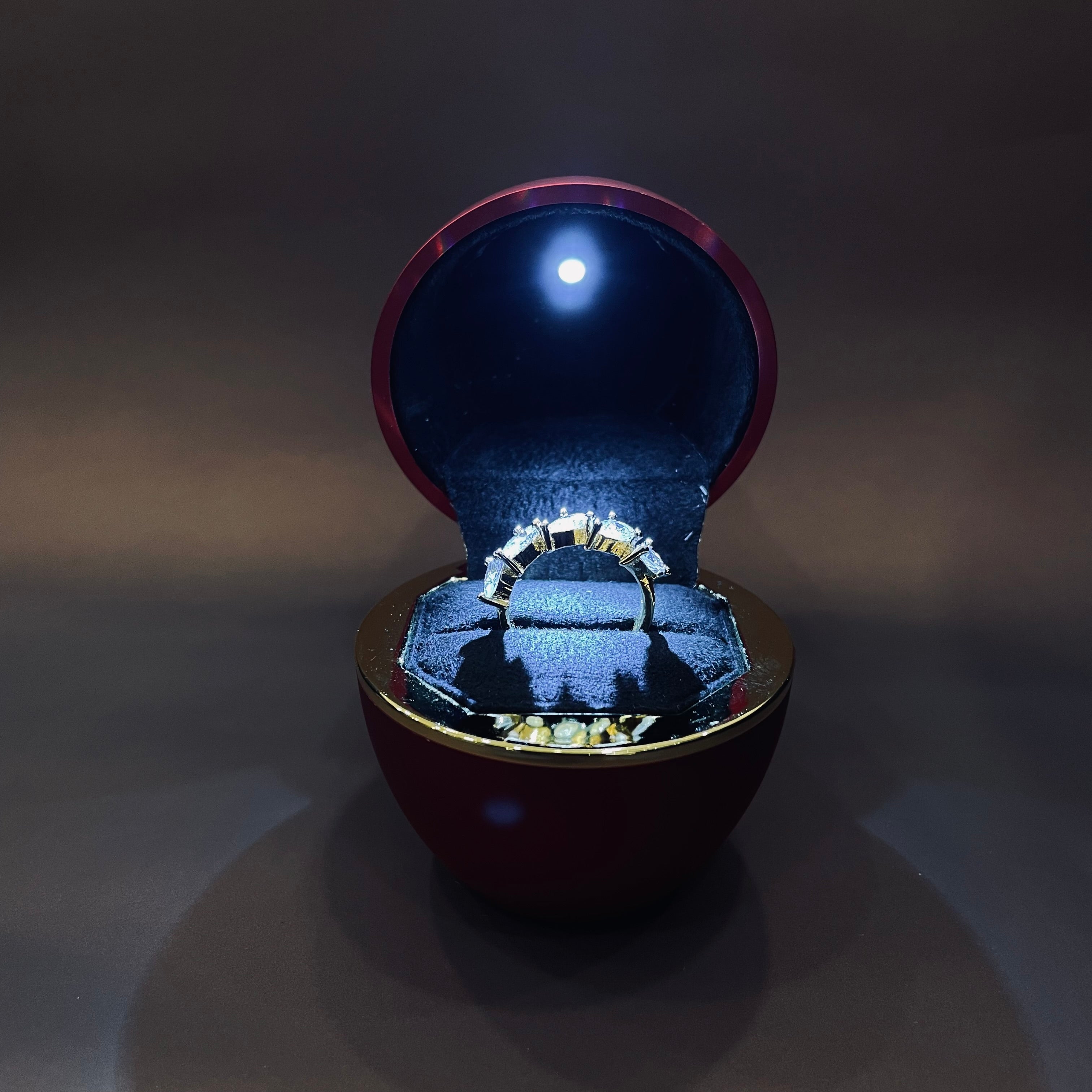 The Rose Proposal Ring Box