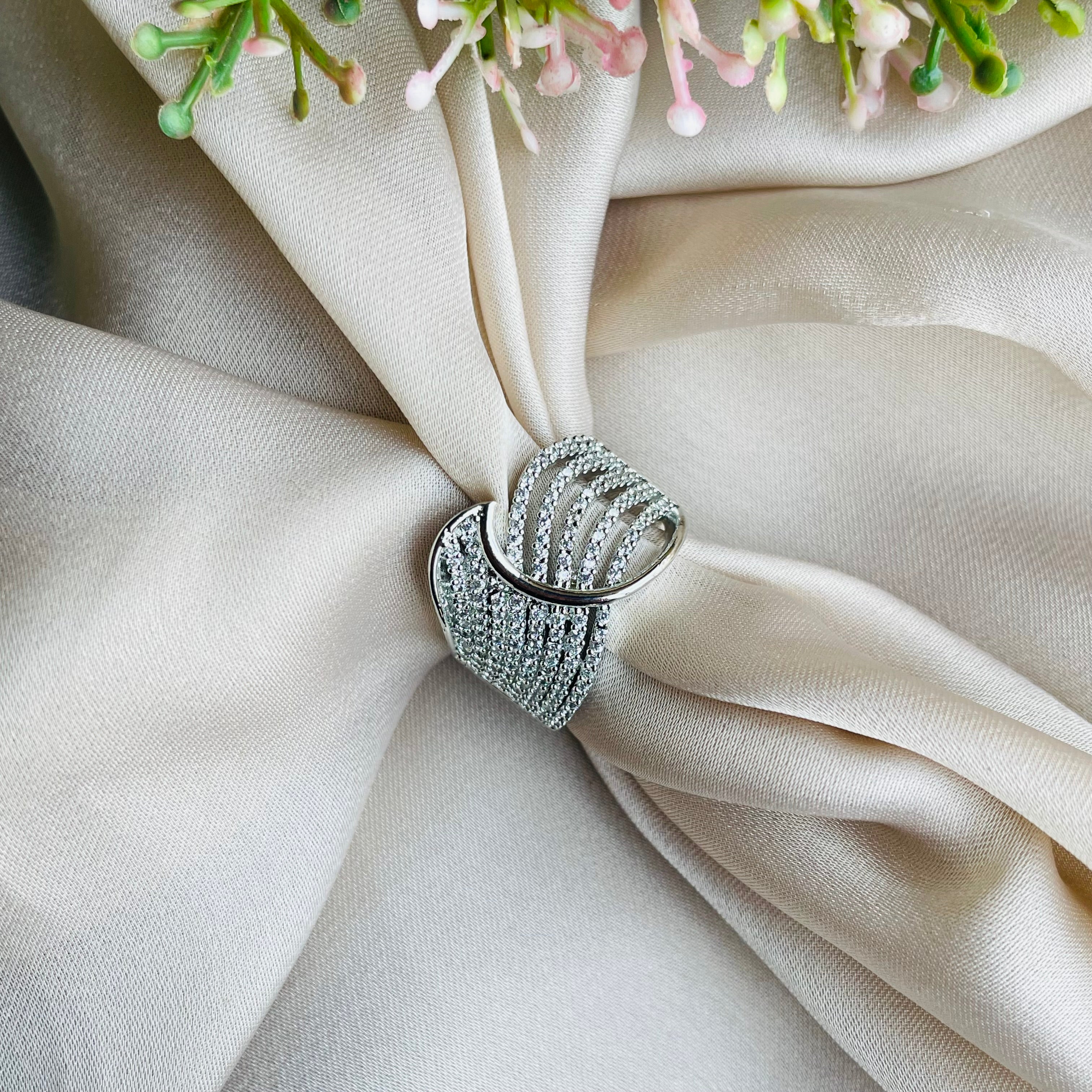 Ad Julia  ring adjustable