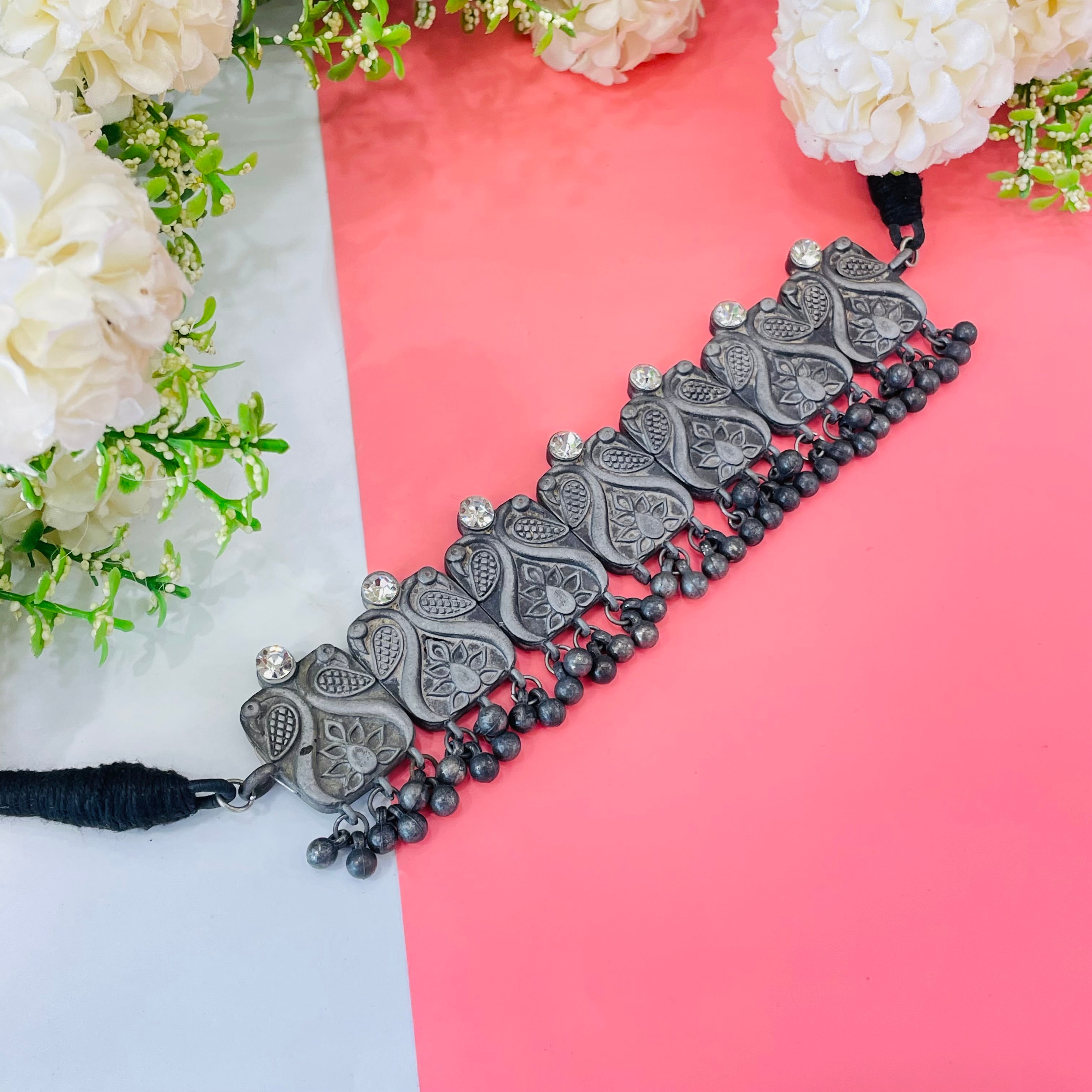 Inara Ishita choker