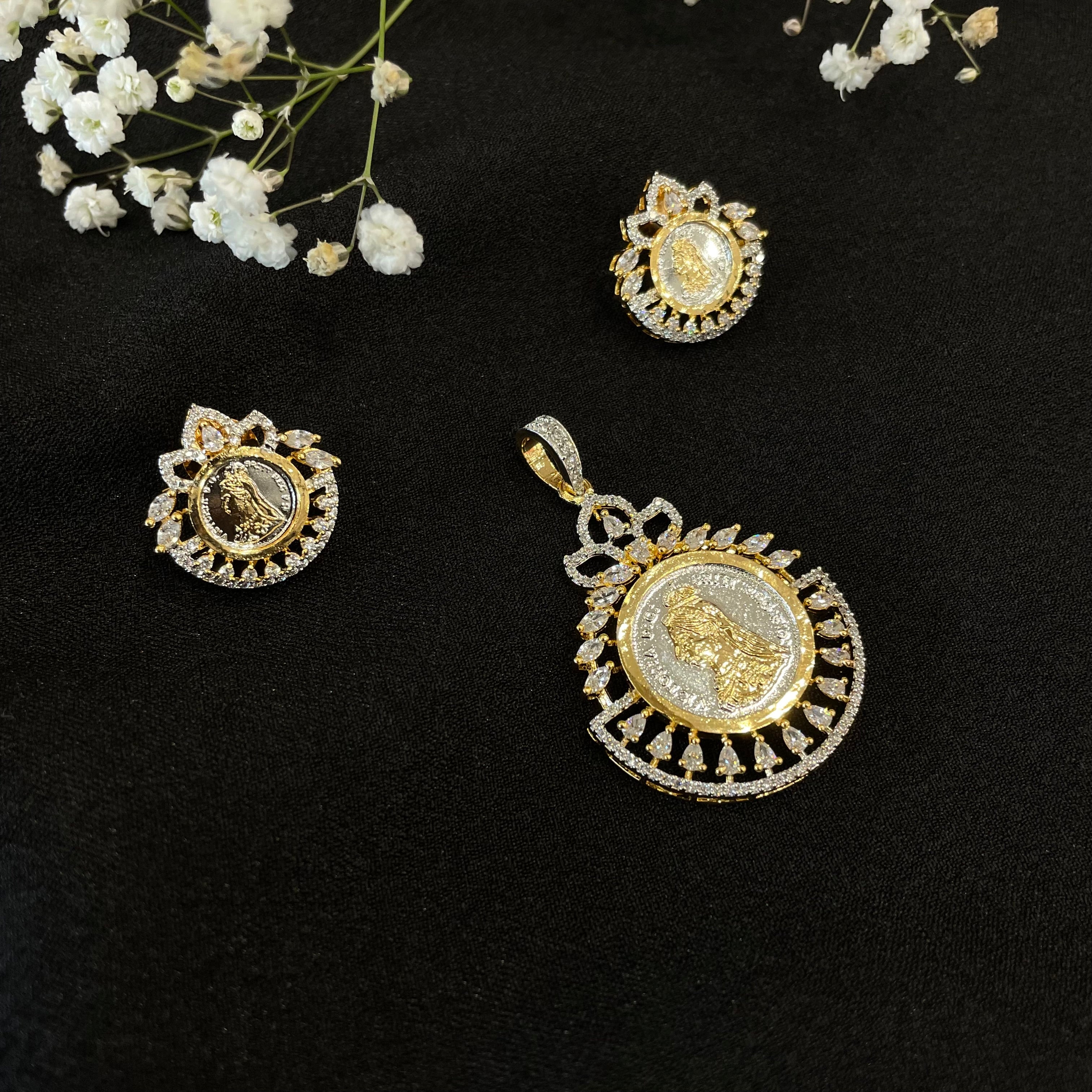 Ad Aurelia Coin Pendant Set