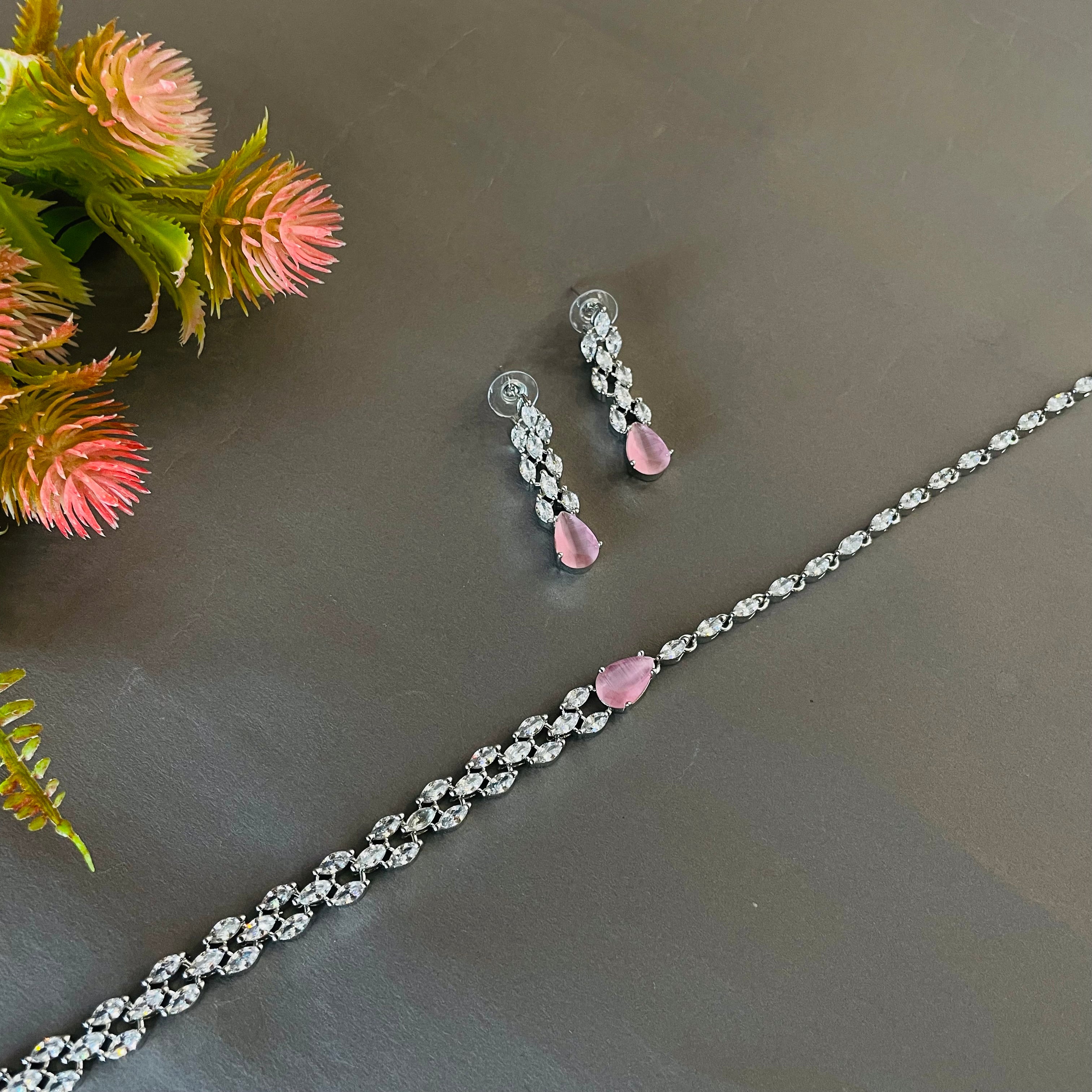 Ad Valentina choker