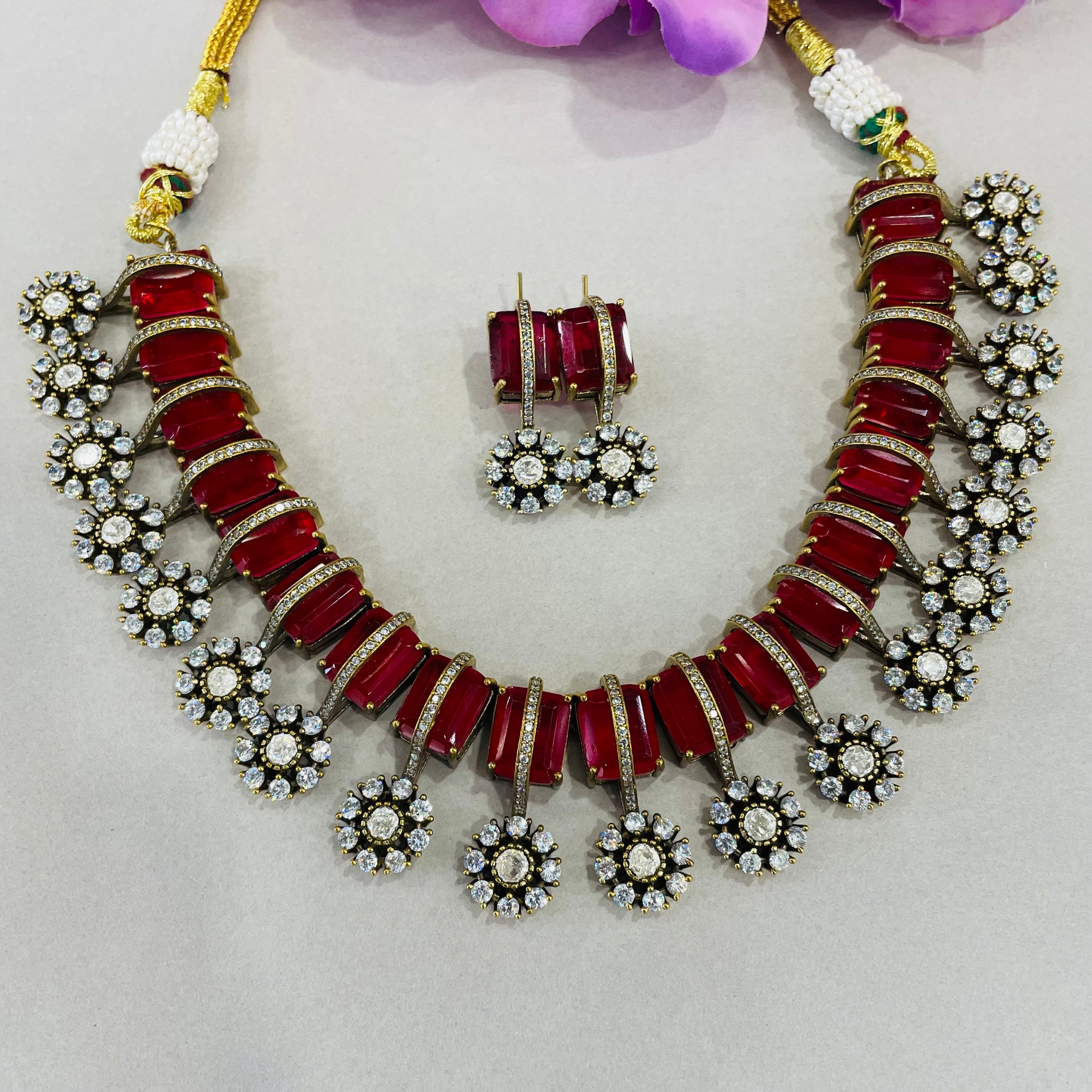 Nayaab Zarrin-Panna neckpiece