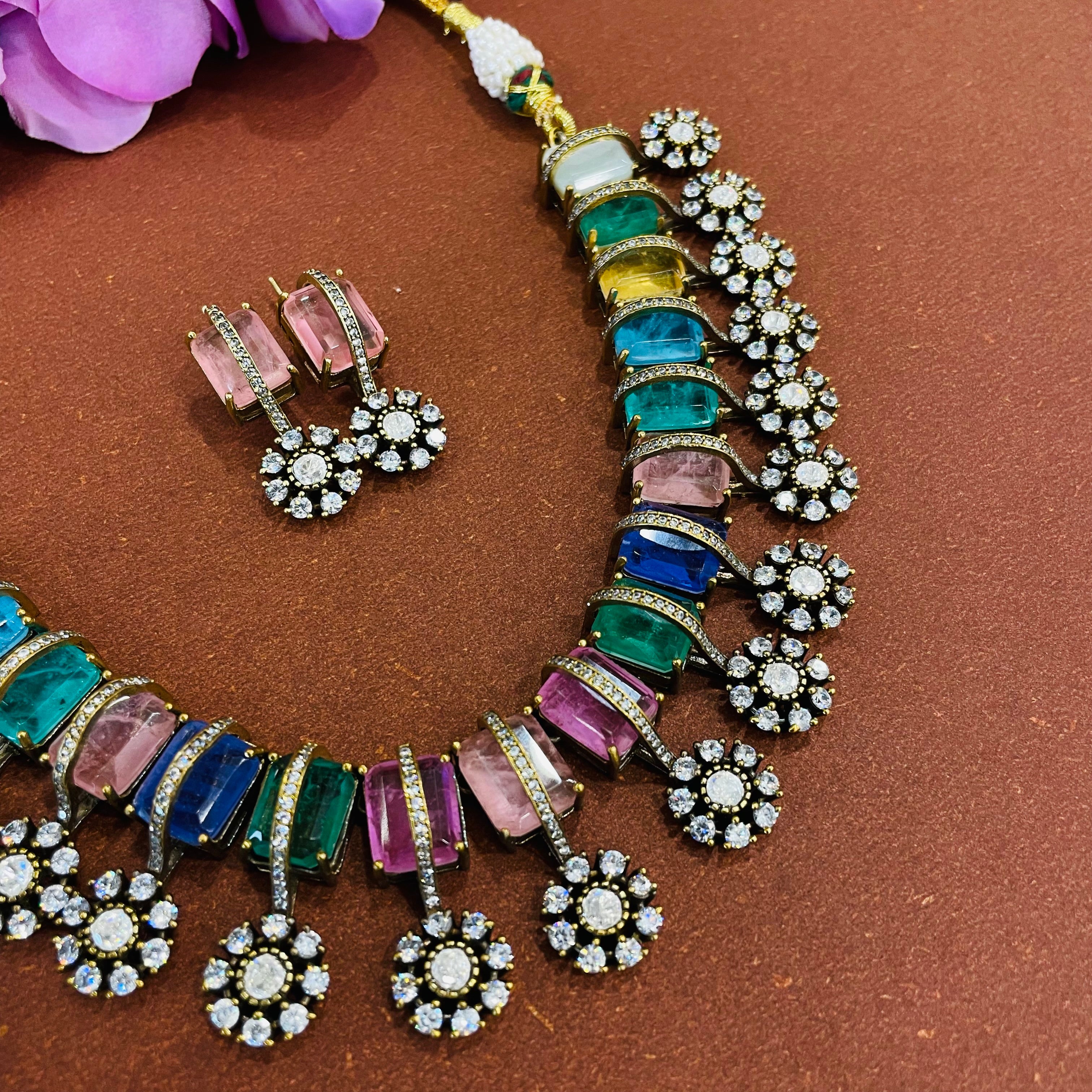 Nayaab Zarrin-Panna neckpiece