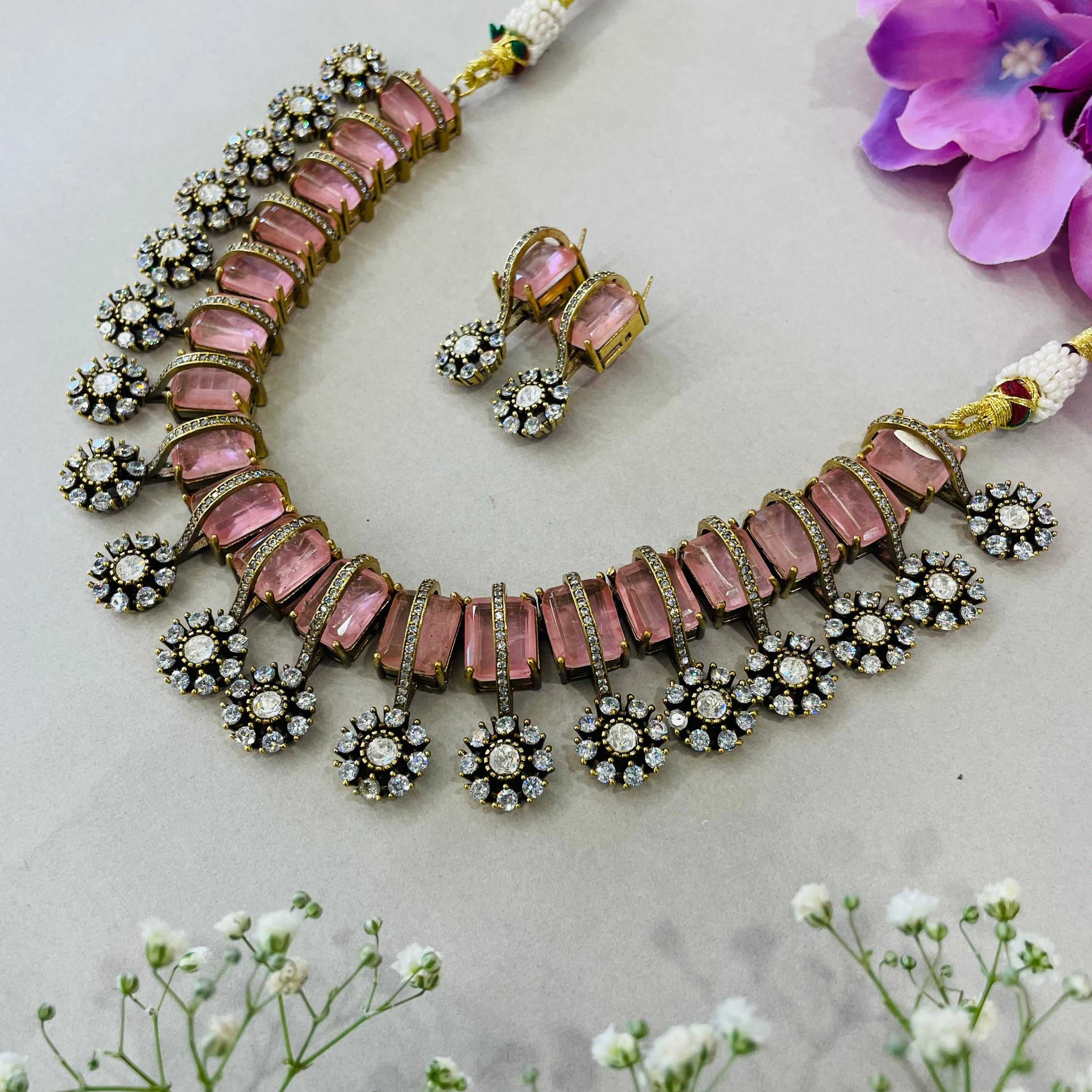 Nayaab Zarrin-Panna neckpiece