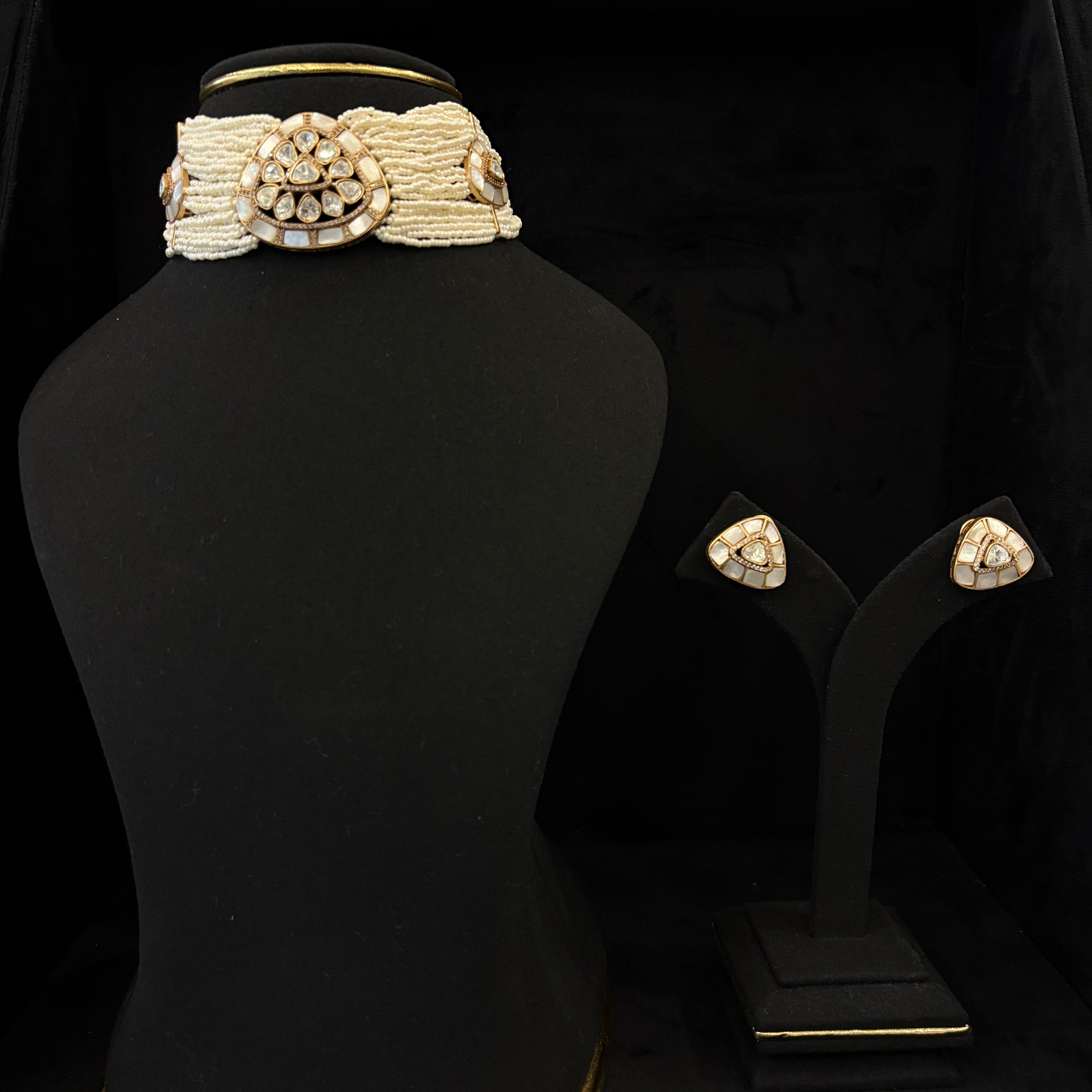 Nayaab Myra Pearl Choker