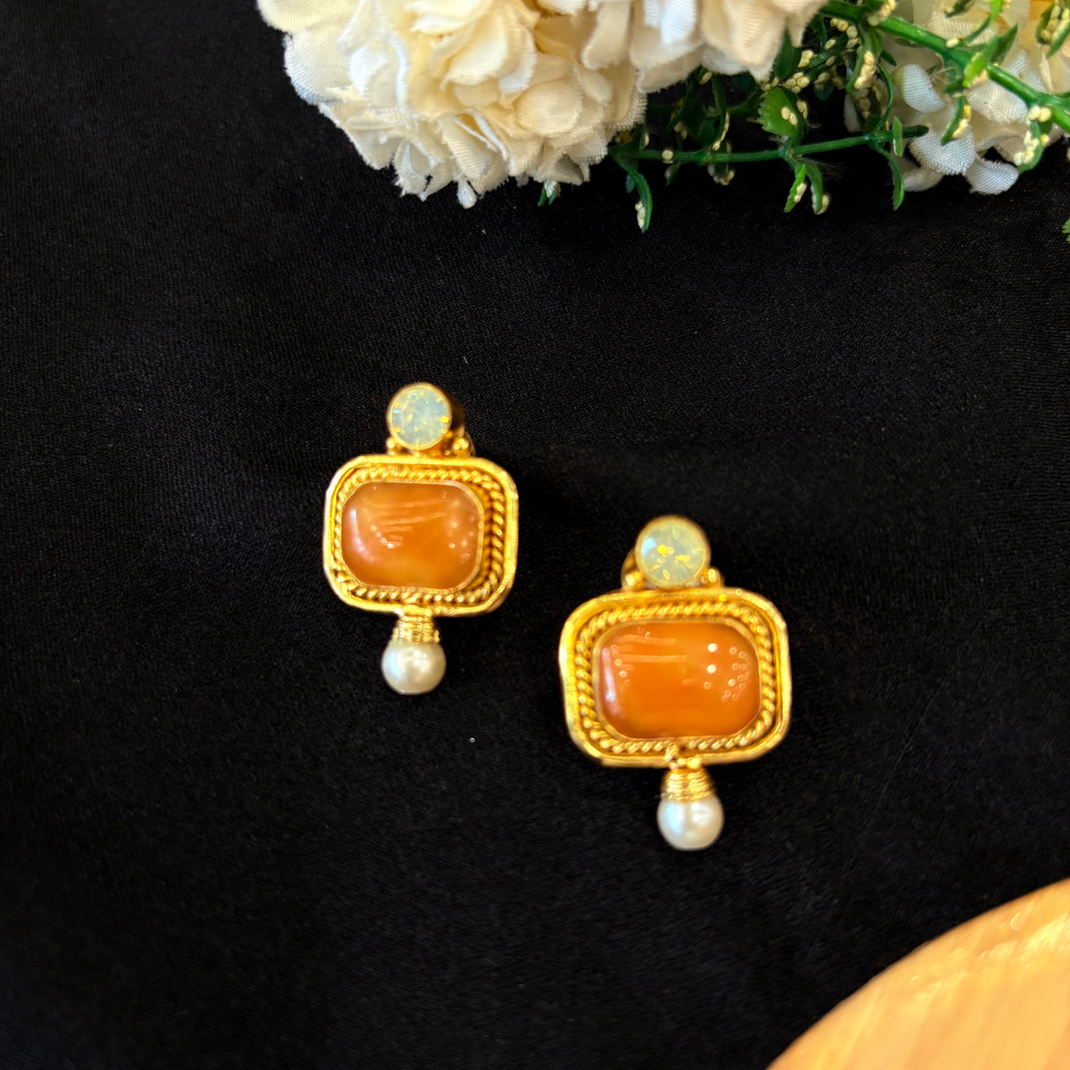 Vyanika Earrings