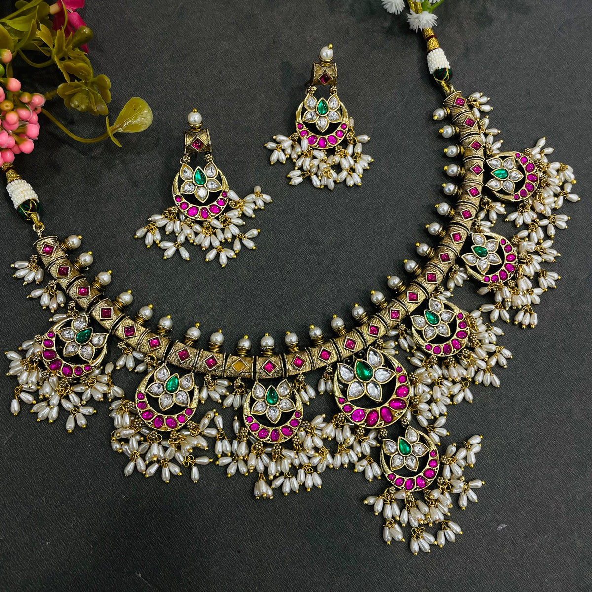 Rajvalli Neckpiece