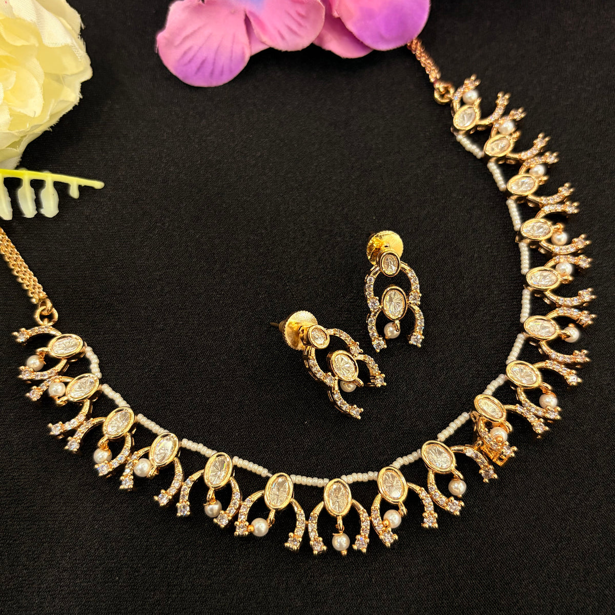 Nira Neckpiece