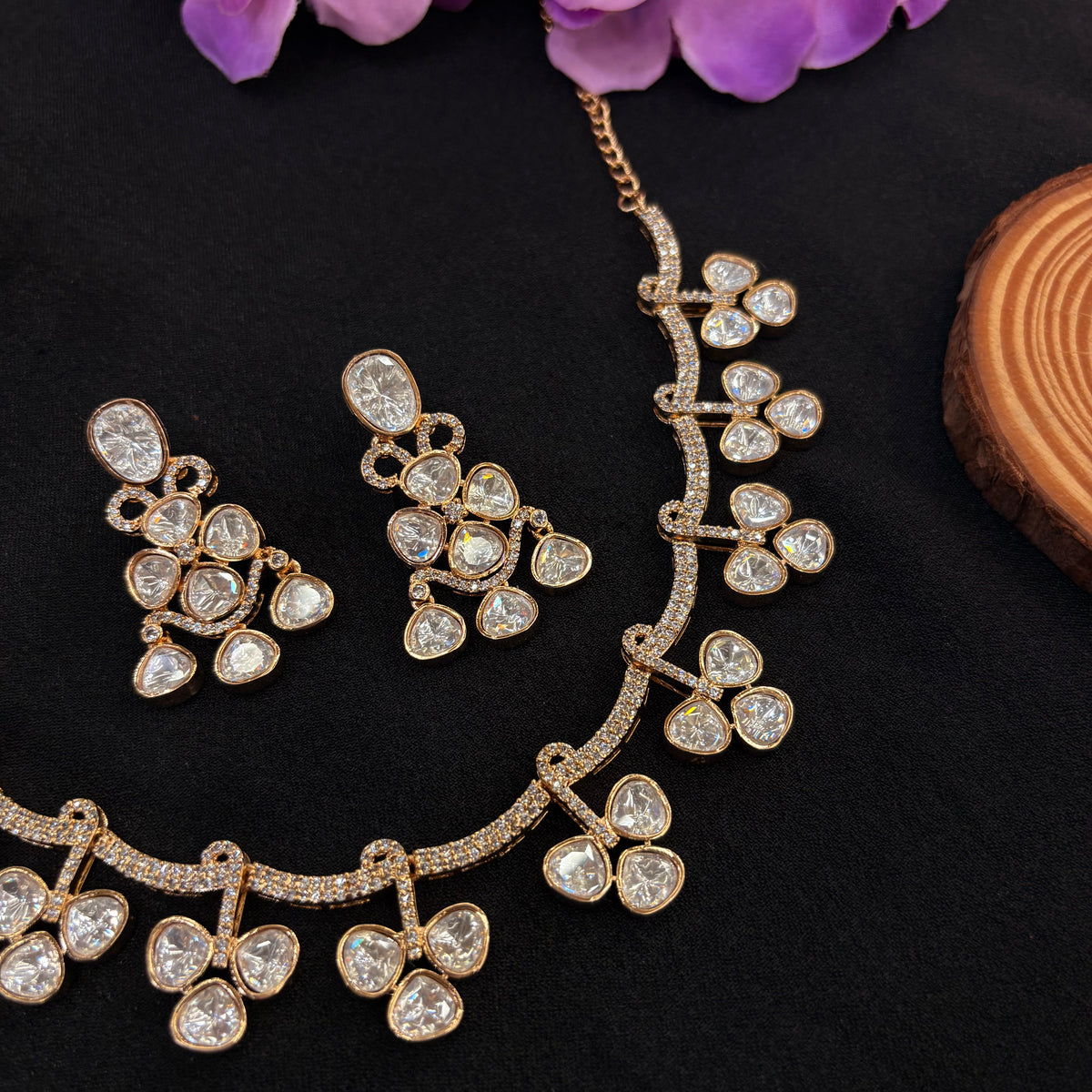 Nivara Triple-Petal Neckpiece